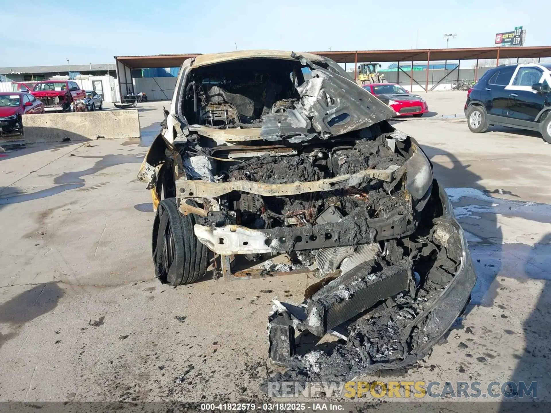 6 Photograph of a damaged car 1FMCU0GD3KUA29977 FORD ESCAPE 2019