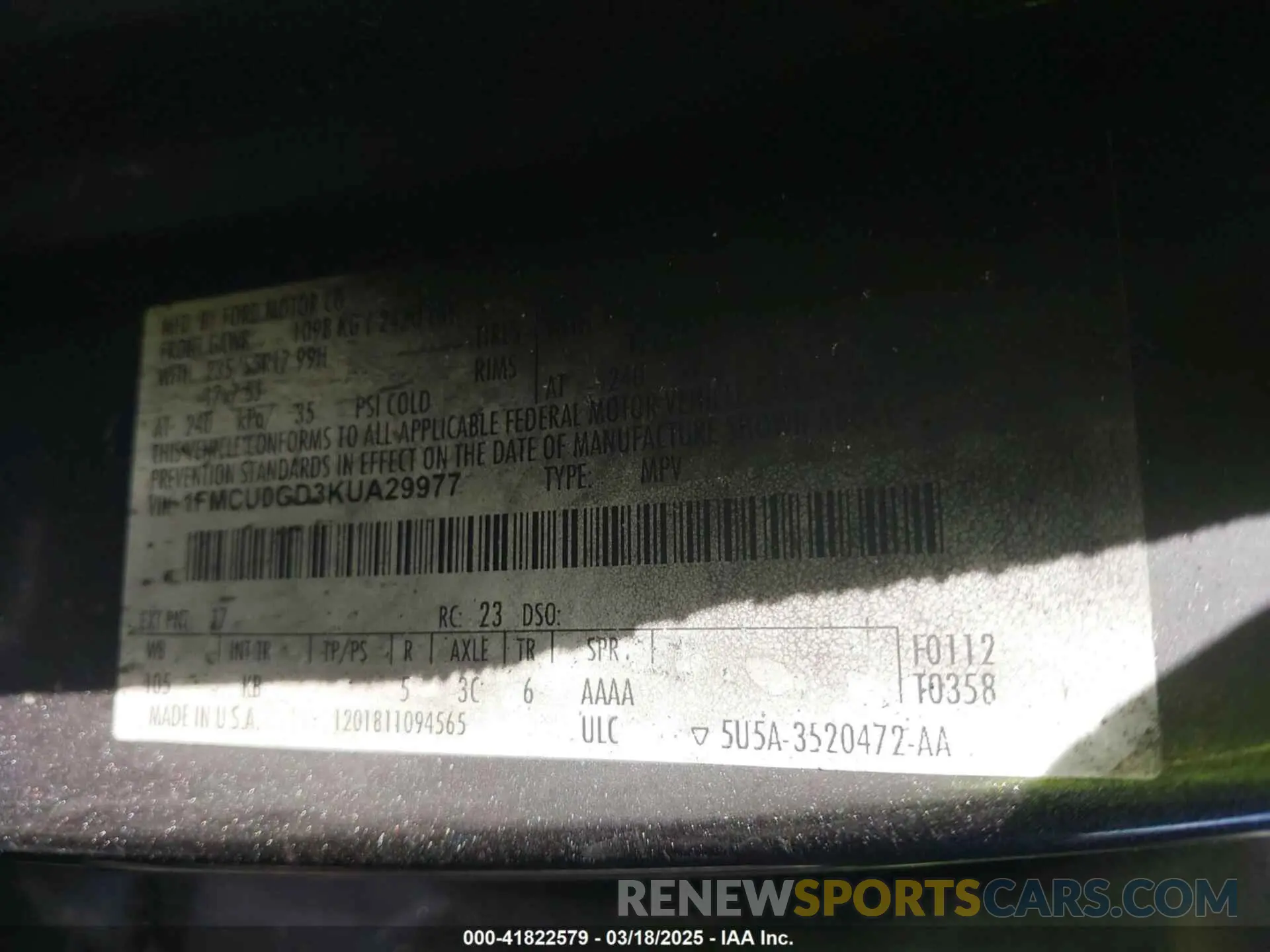9 Photograph of a damaged car 1FMCU0GD3KUA29977 FORD ESCAPE 2019