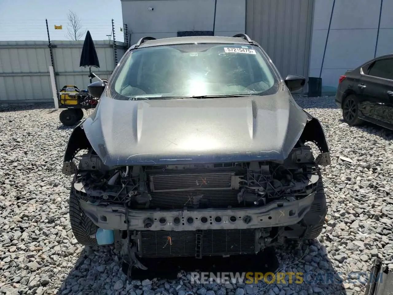 5 Photograph of a damaged car 1FMCU0GD3KUA38680 FORD ESCAPE 2019