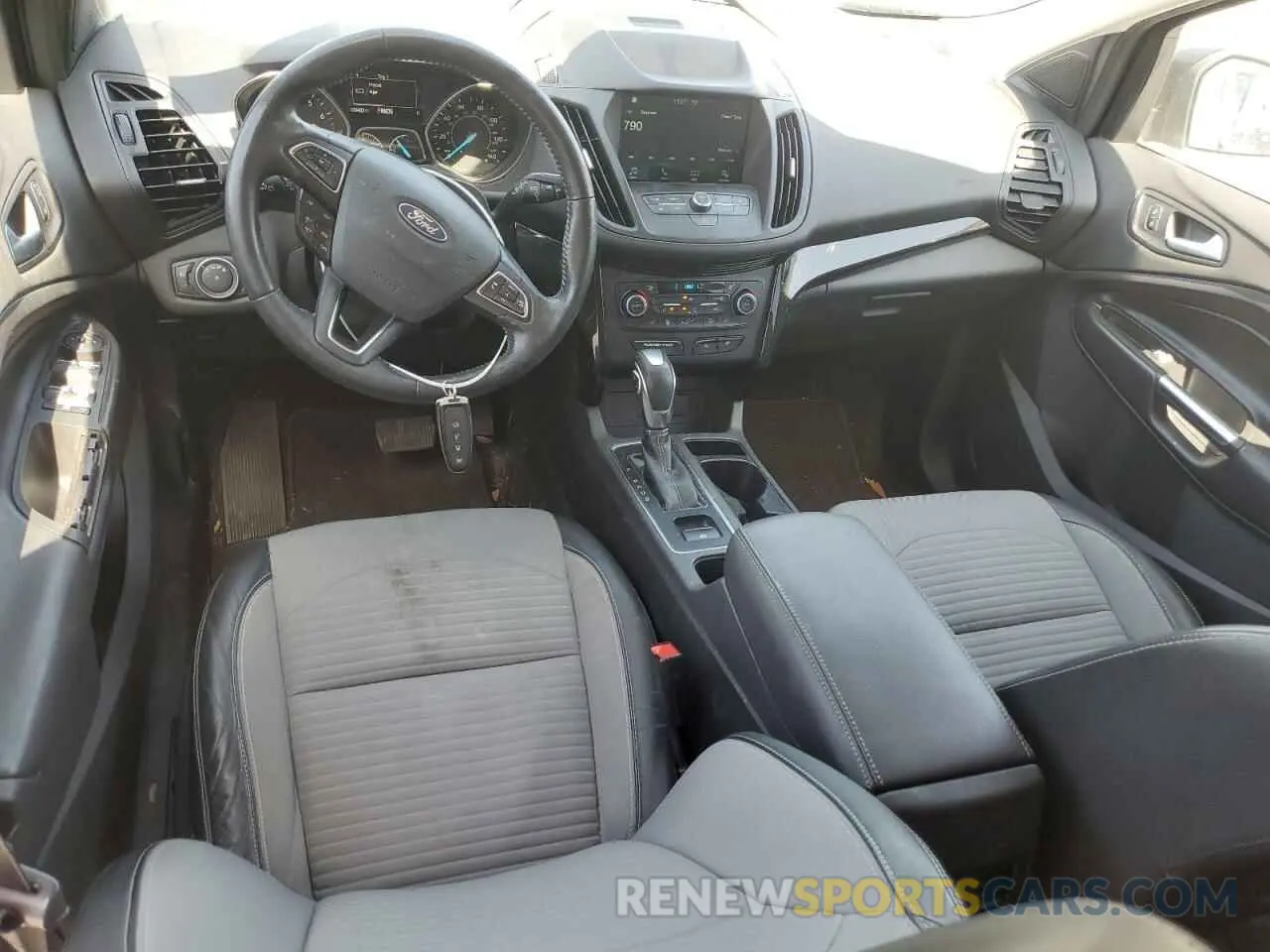 8 Photograph of a damaged car 1FMCU0GD3KUA38680 FORD ESCAPE 2019