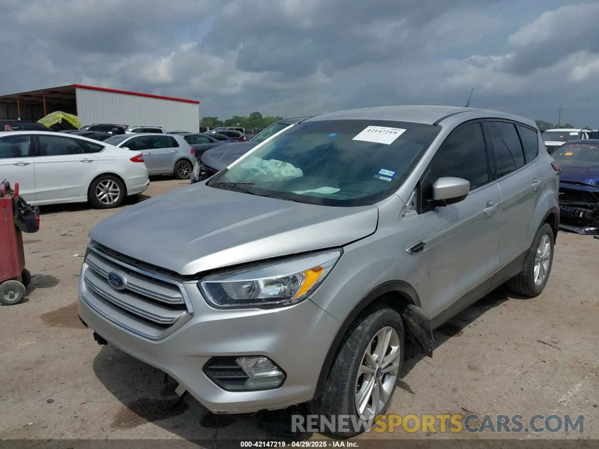 2 Photograph of a damaged car 1FMCU0GD3KUA40915 FORD ESCAPE 2019