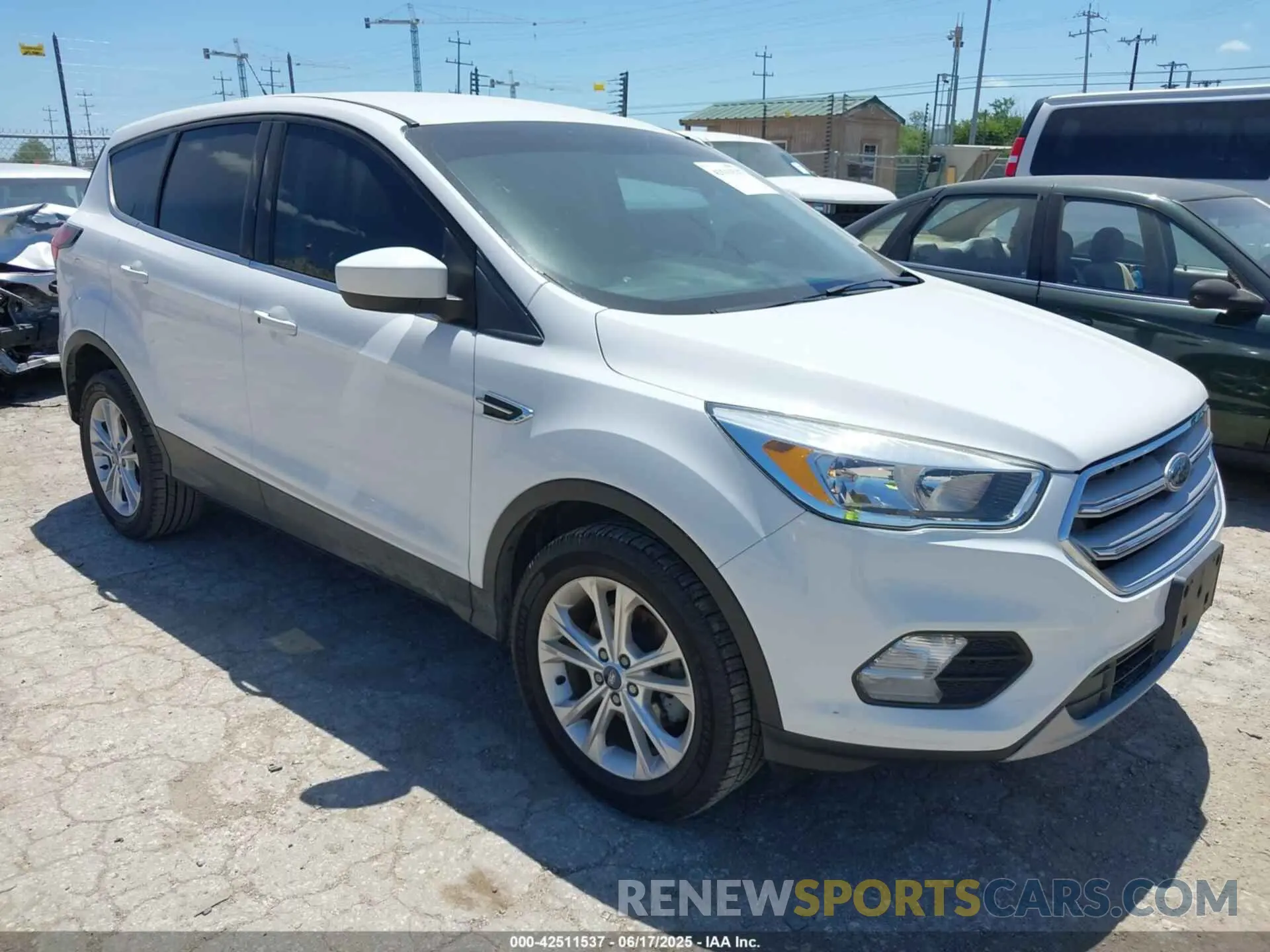 1 Photograph of a damaged car 1FMCU0GD3KUA62879 FORD ESCAPE 2019