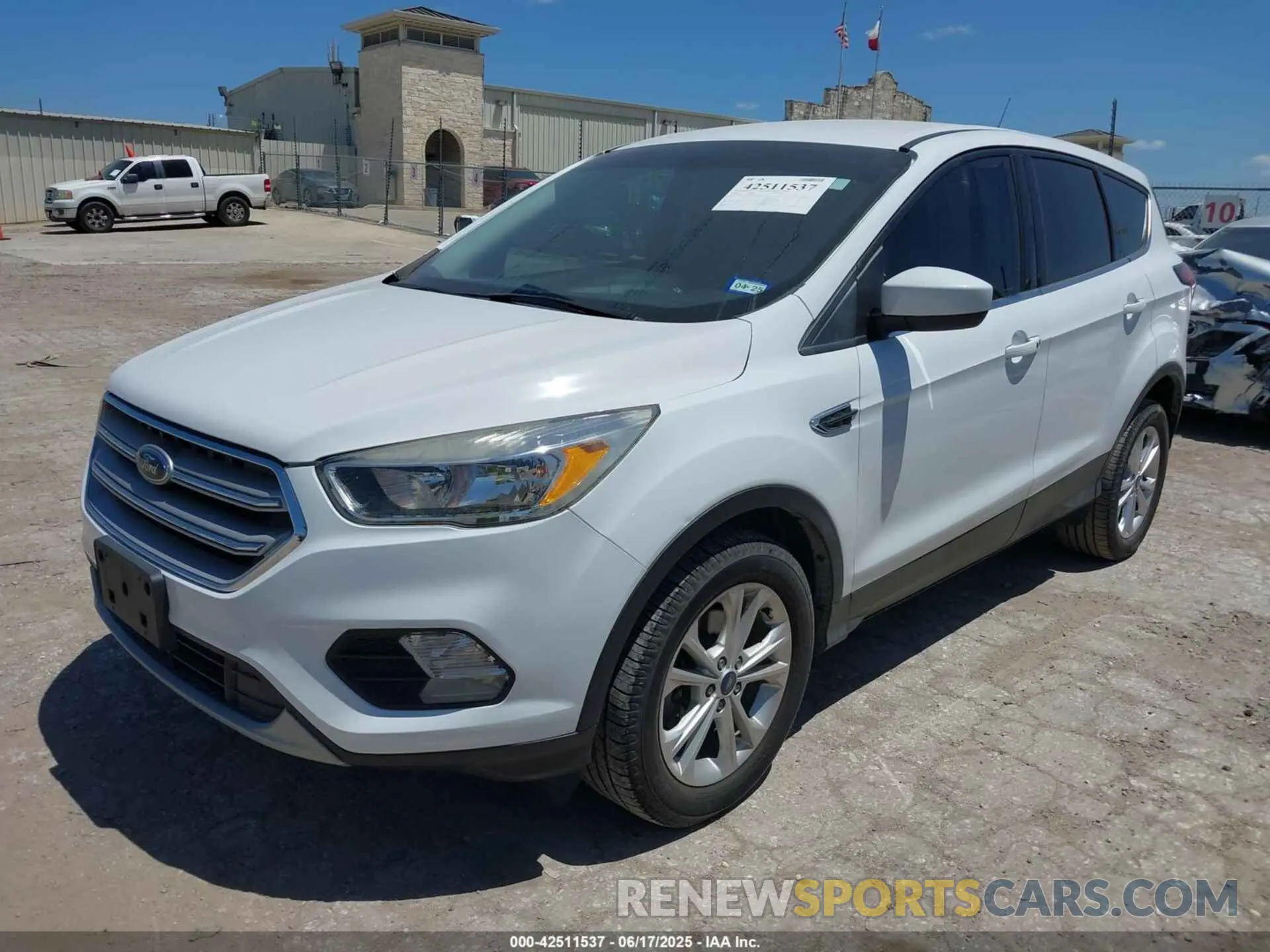2 Photograph of a damaged car 1FMCU0GD3KUA62879 FORD ESCAPE 2019