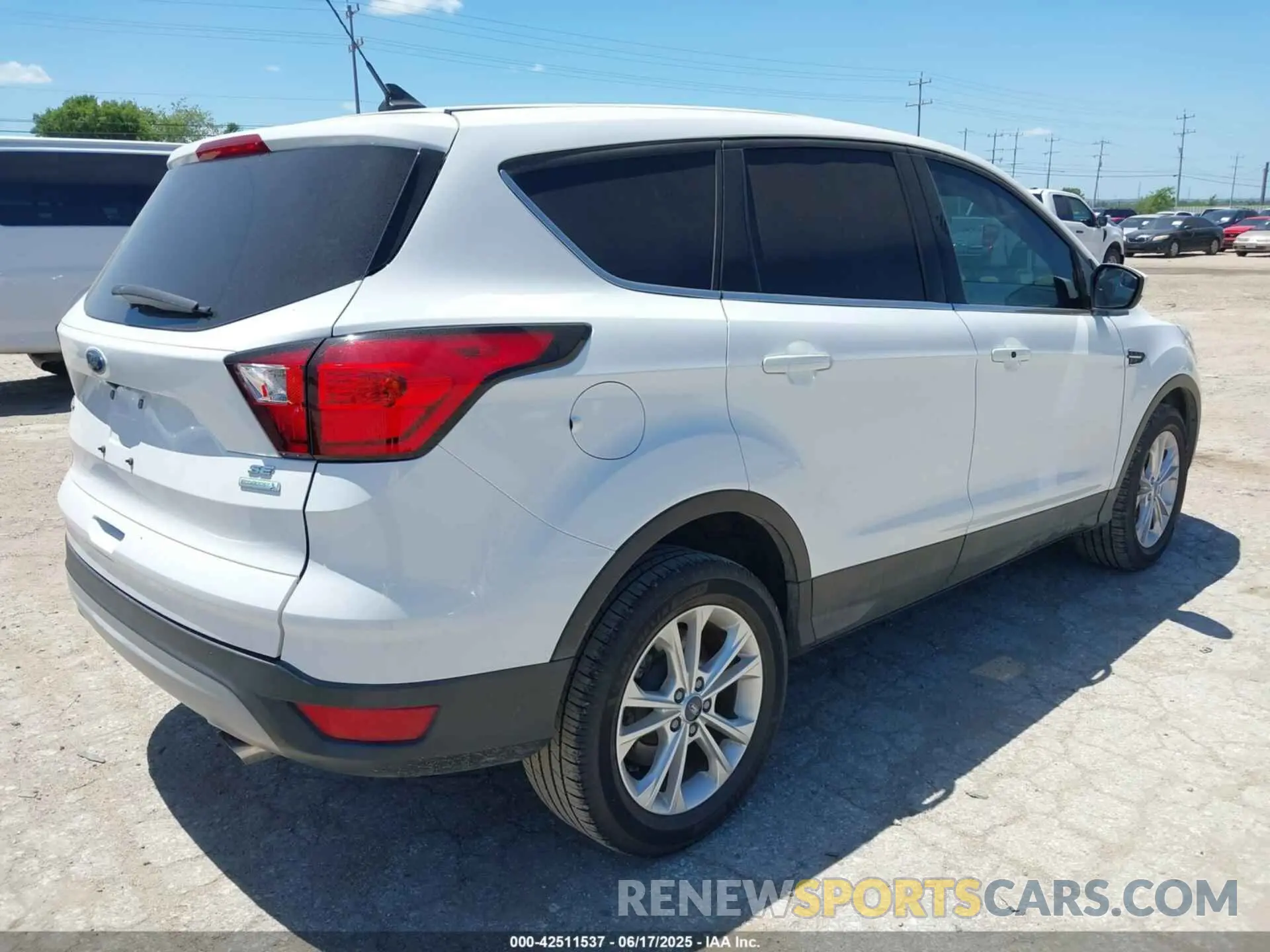 4 Photograph of a damaged car 1FMCU0GD3KUA62879 FORD ESCAPE 2019