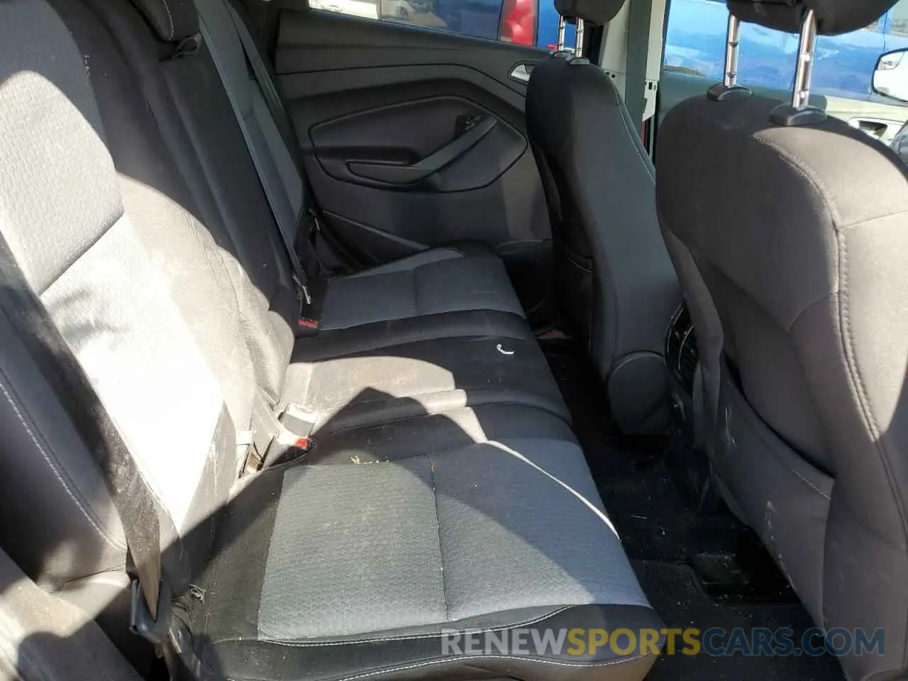 11 Photograph of a damaged car 1FMCU0GD3KUA67774 FORD ESCAPE 2019