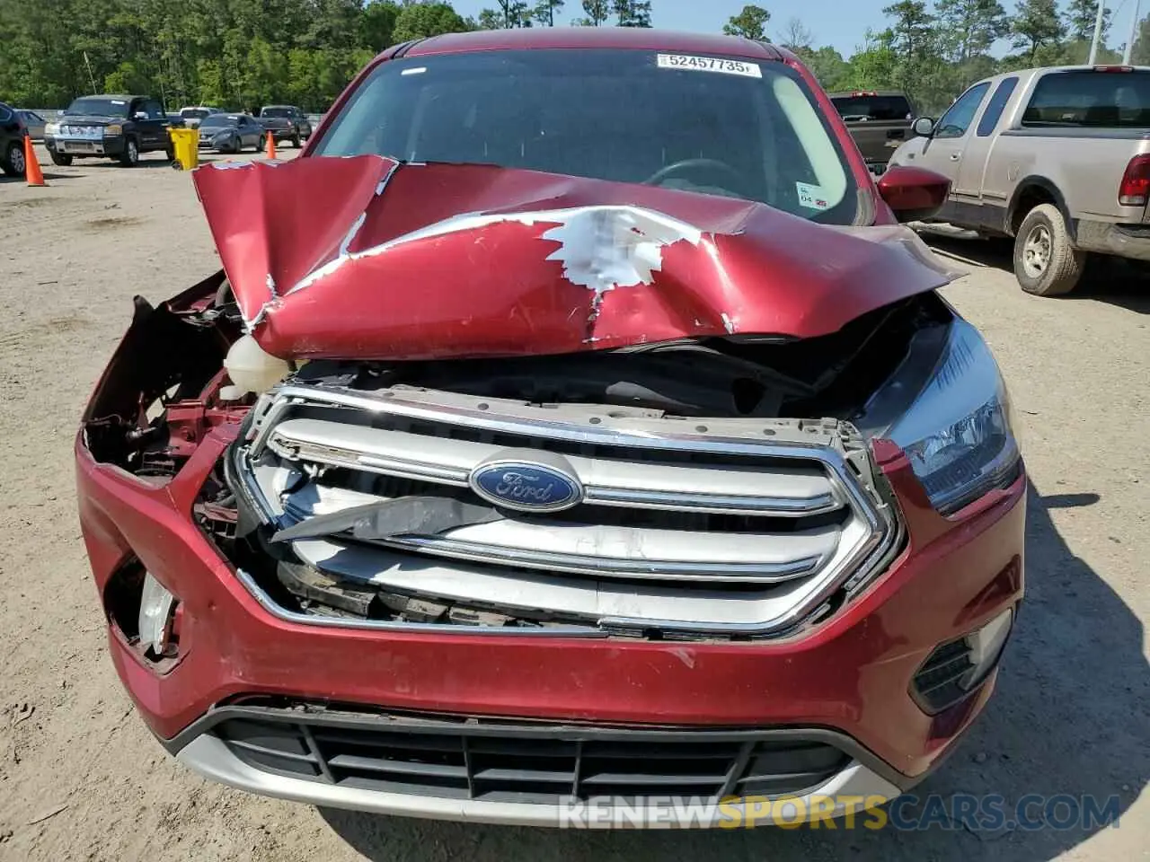 5 Photograph of a damaged car 1FMCU0GD3KUA67774 FORD ESCAPE 2019