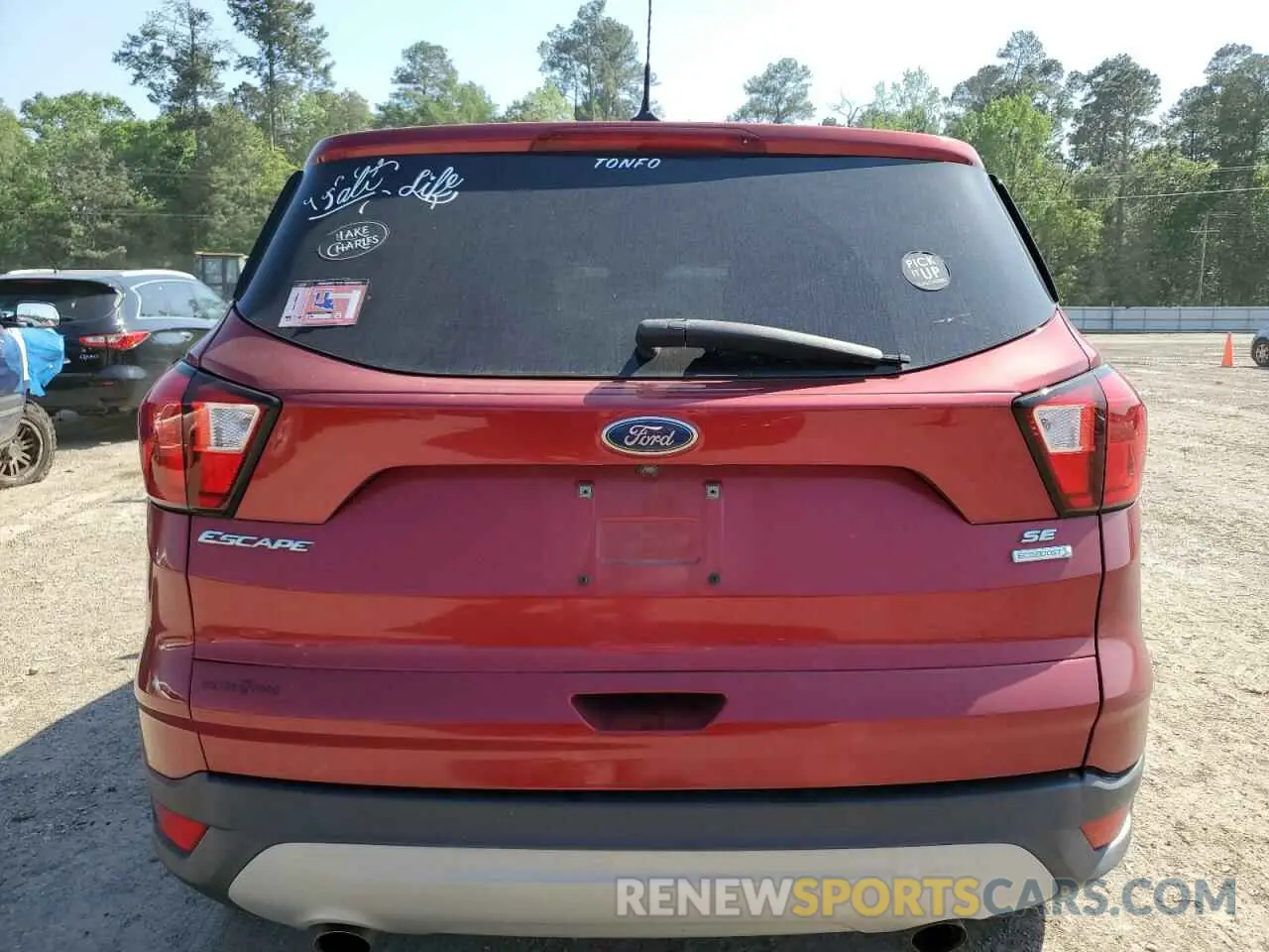 6 Photograph of a damaged car 1FMCU0GD3KUA67774 FORD ESCAPE 2019