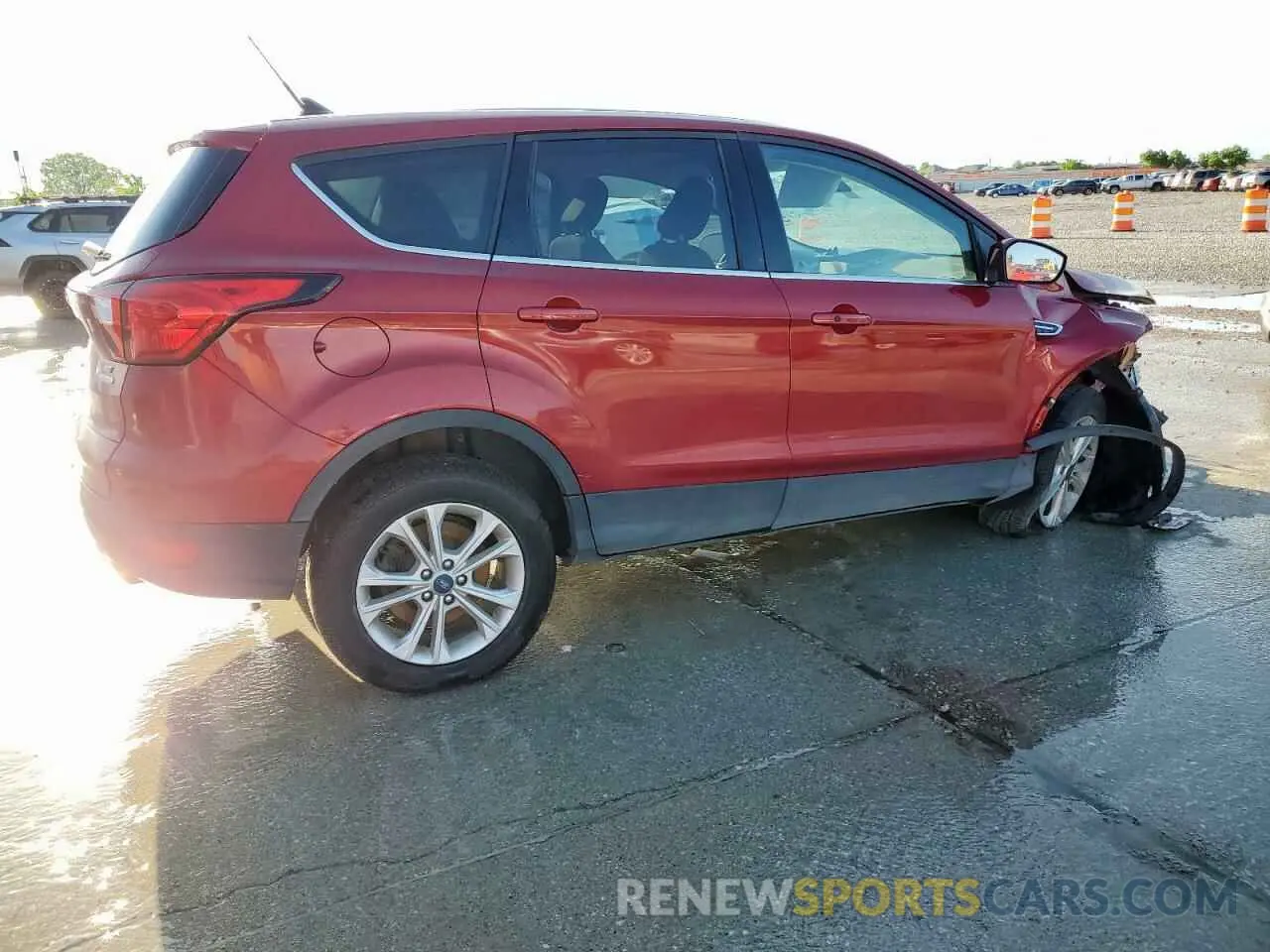 3 Photograph of a damaged car 1FMCU0GD3KUA71131 FORD ESCAPE 2019