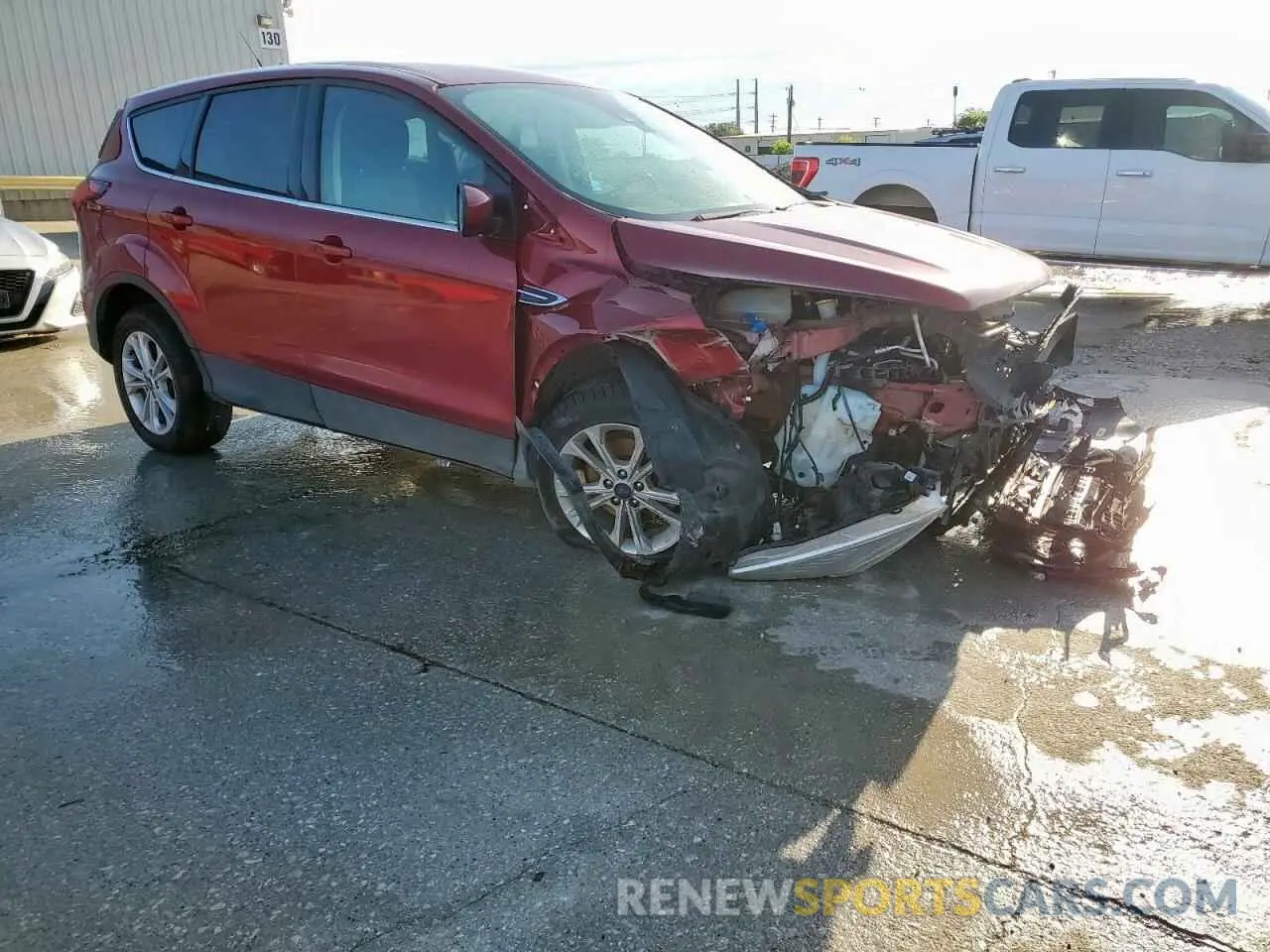 4 Photograph of a damaged car 1FMCU0GD3KUA71131 FORD ESCAPE 2019
