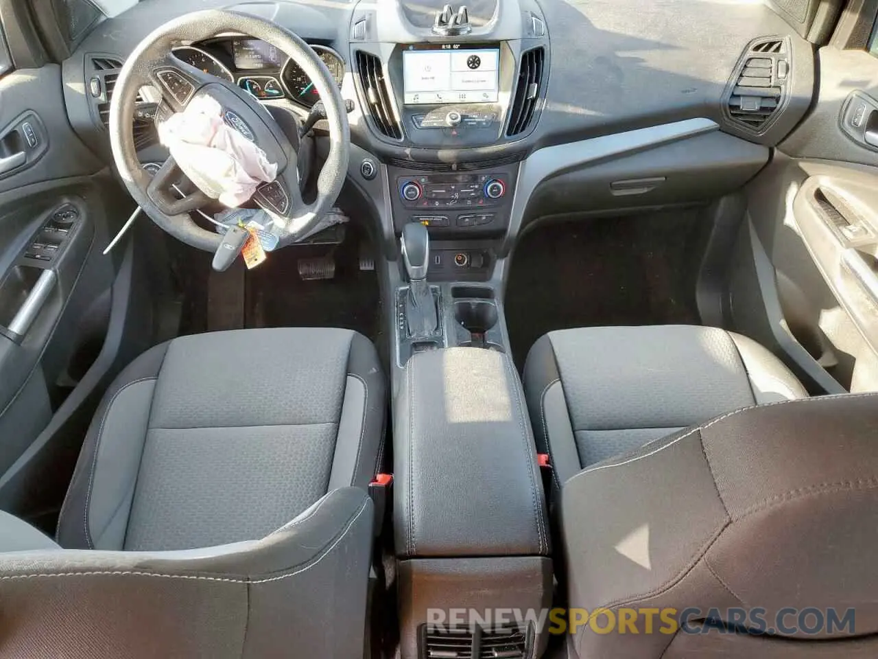 8 Photograph of a damaged car 1FMCU0GD3KUA71131 FORD ESCAPE 2019