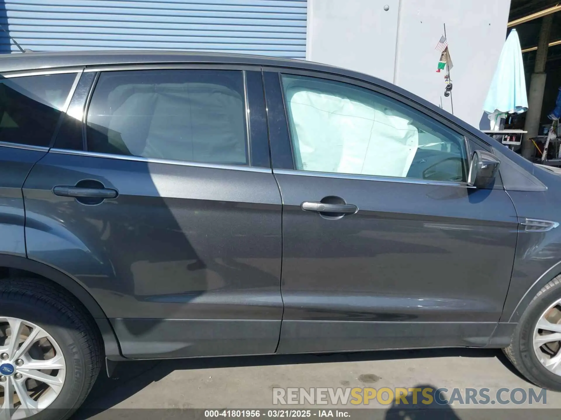 13 Photograph of a damaged car 1FMCU0GD3KUA71923 FORD ESCAPE 2019