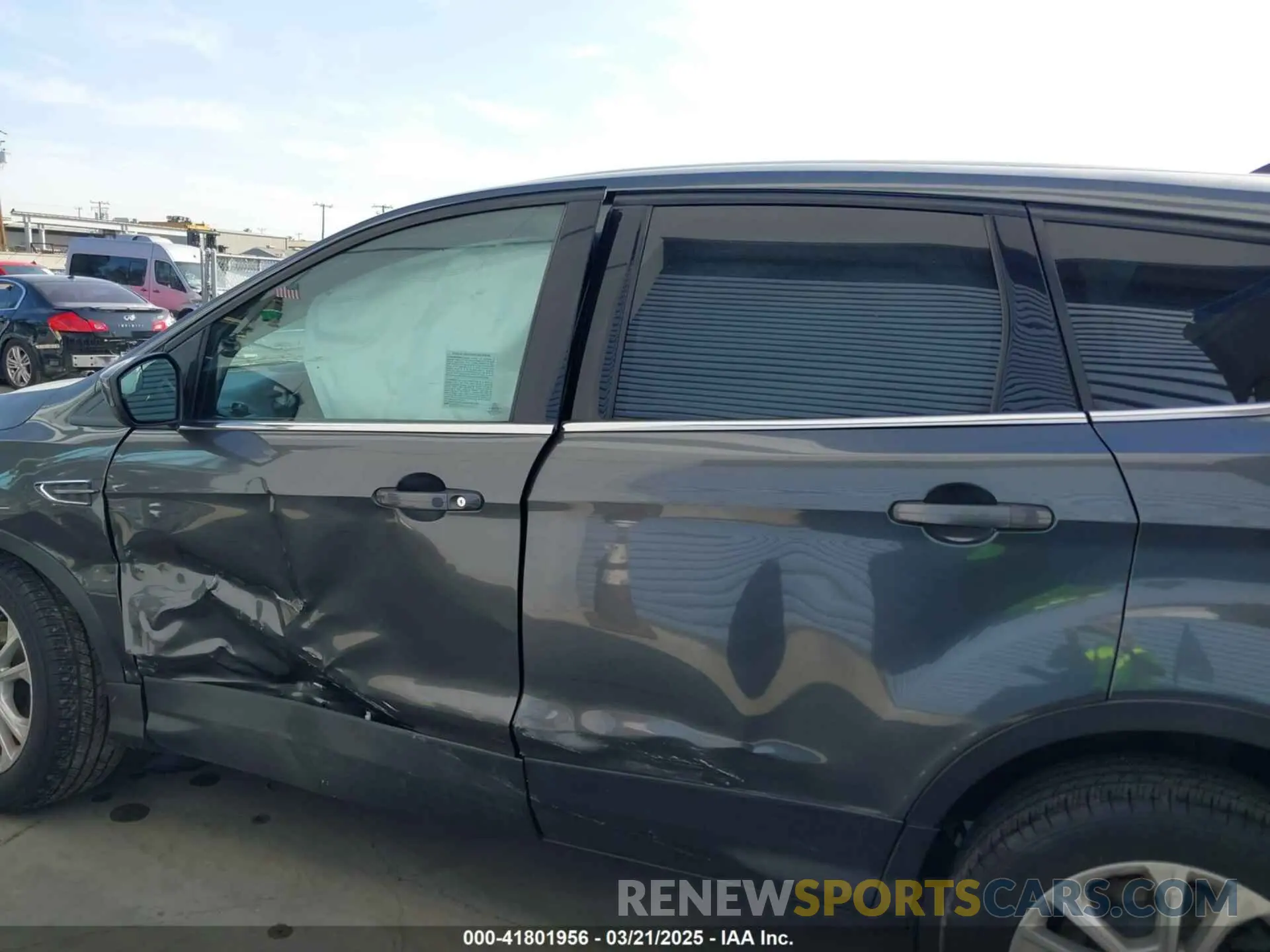 14 Photograph of a damaged car 1FMCU0GD3KUA71923 FORD ESCAPE 2019