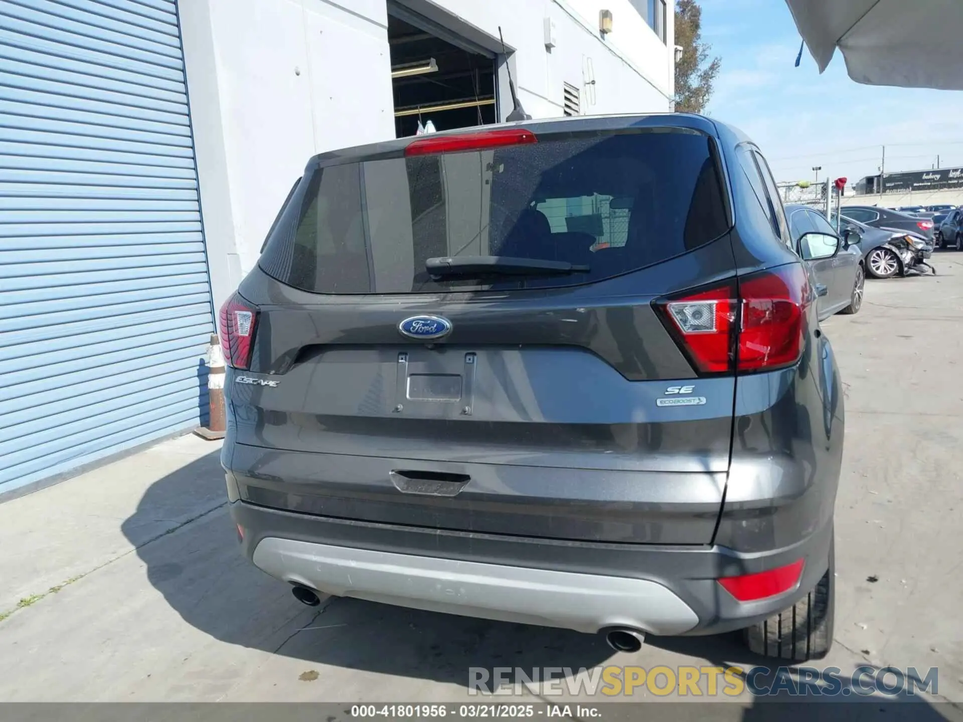 16 Photograph of a damaged car 1FMCU0GD3KUA71923 FORD ESCAPE 2019