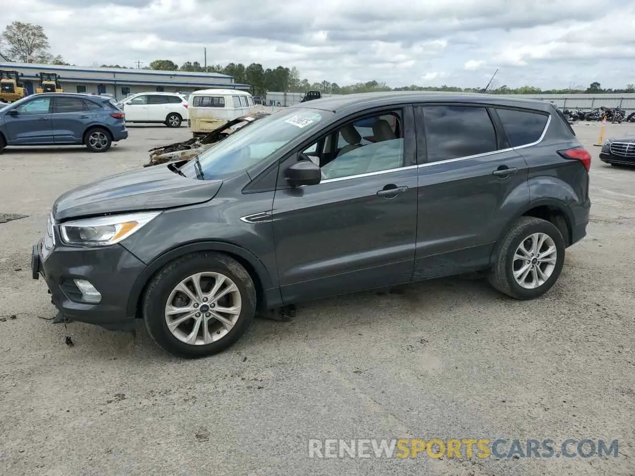 1 Photograph of a damaged car 1FMCU0GD3KUA75356 FORD ESCAPE 2019