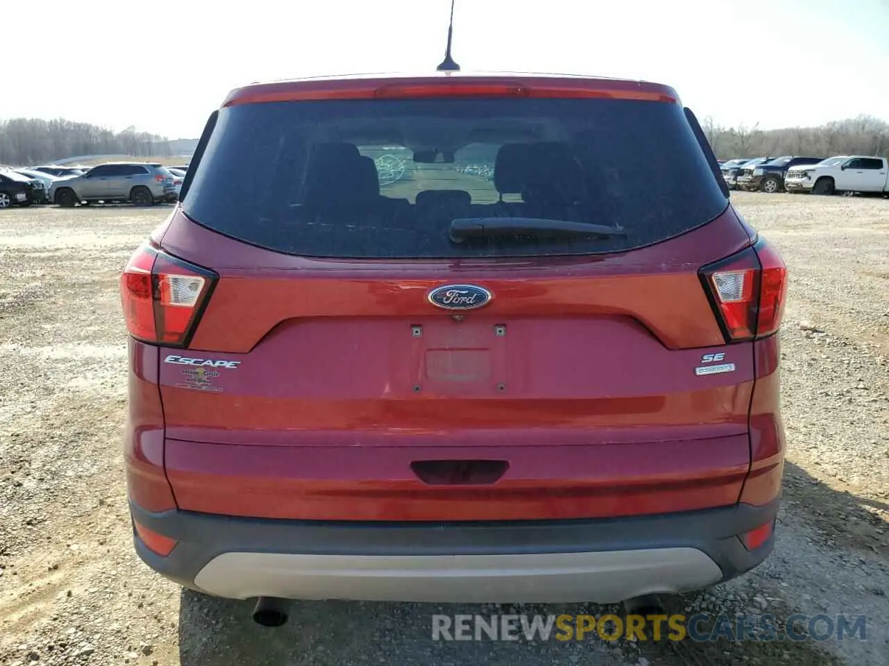 6 Photograph of a damaged car 1FMCU0GD3KUA89399 FORD ESCAPE 2019