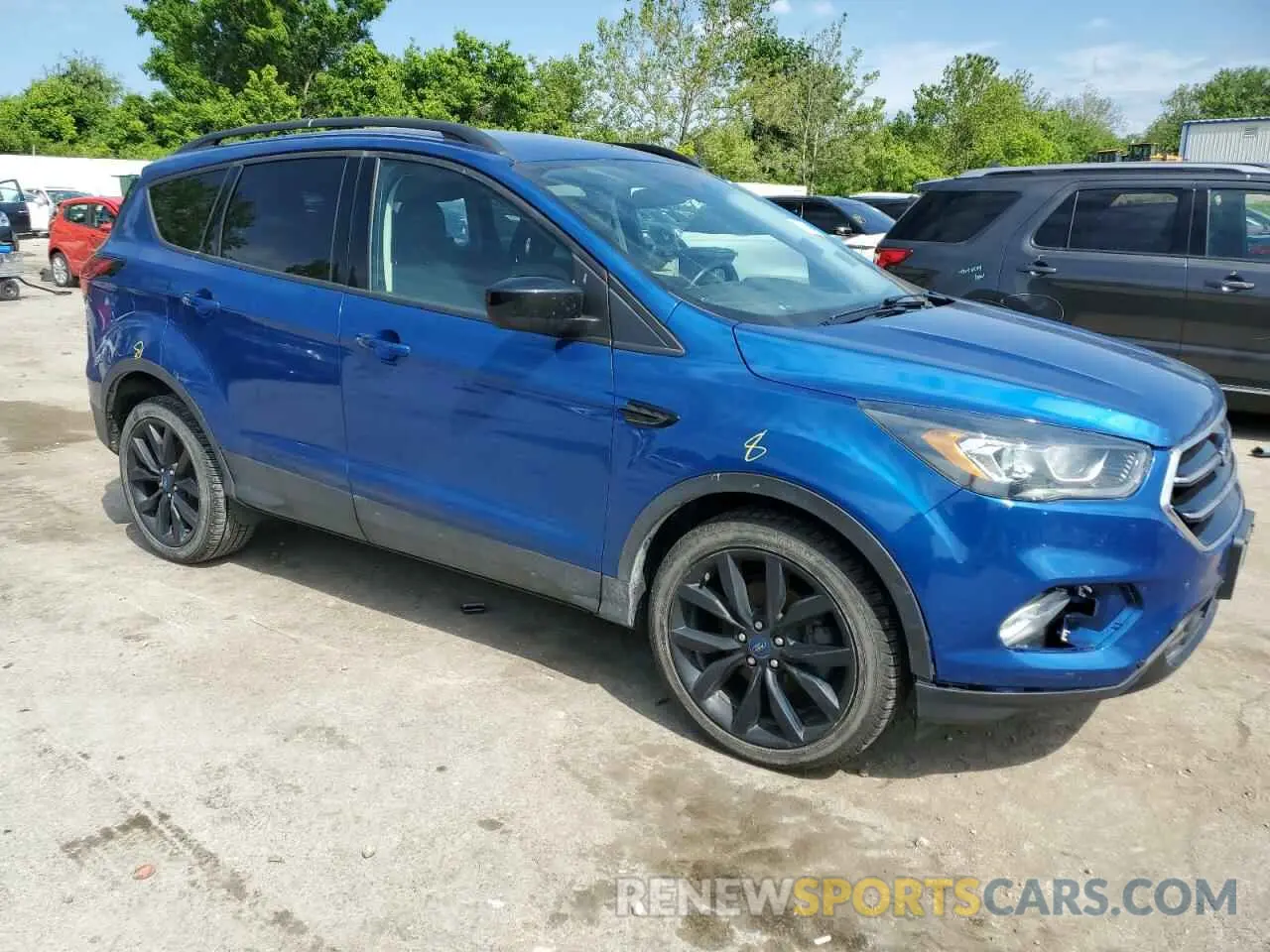 4 Photograph of a damaged car 1FMCU0GD3KUB03012 FORD ESCAPE 2019