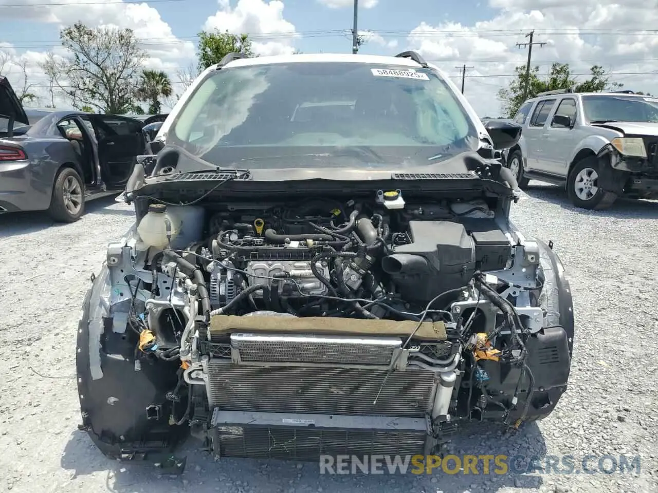 5 Photograph of a damaged car 1FMCU0GD3KUB08906 FORD ESCAPE 2019