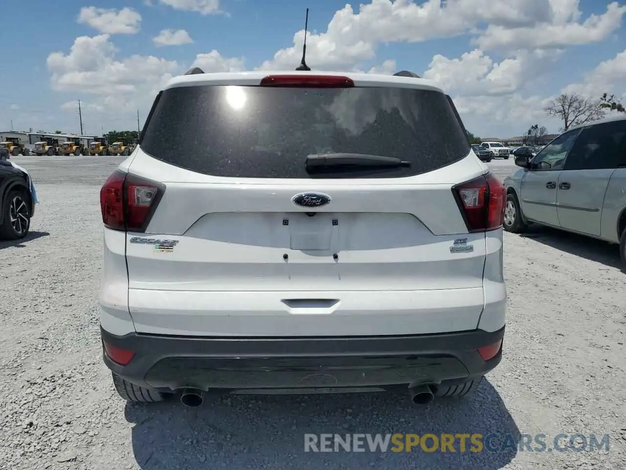 6 Photograph of a damaged car 1FMCU0GD3KUB08906 FORD ESCAPE 2019