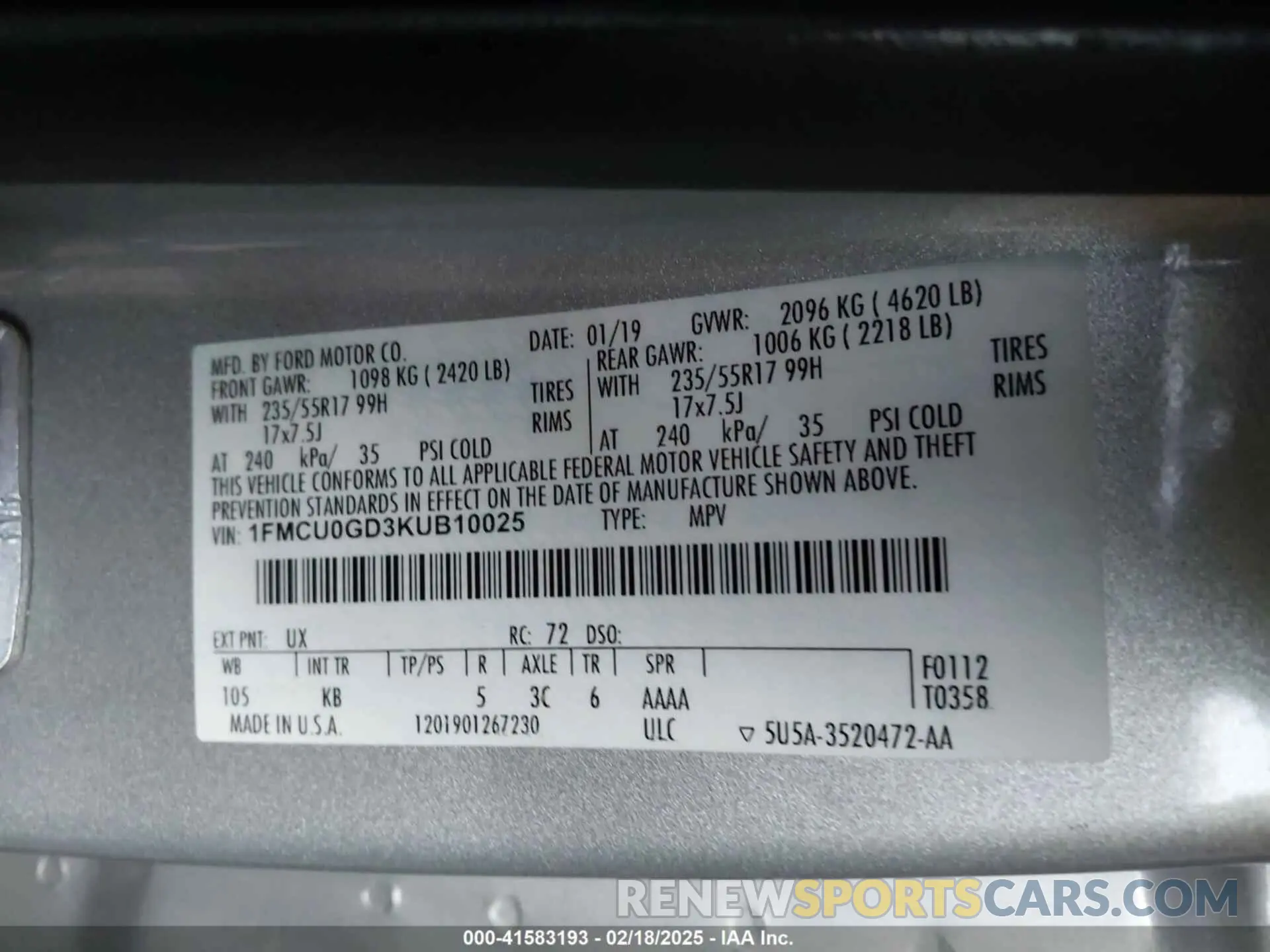 9 Photograph of a damaged car 1FMCU0GD3KUB10025 FORD ESCAPE 2019
