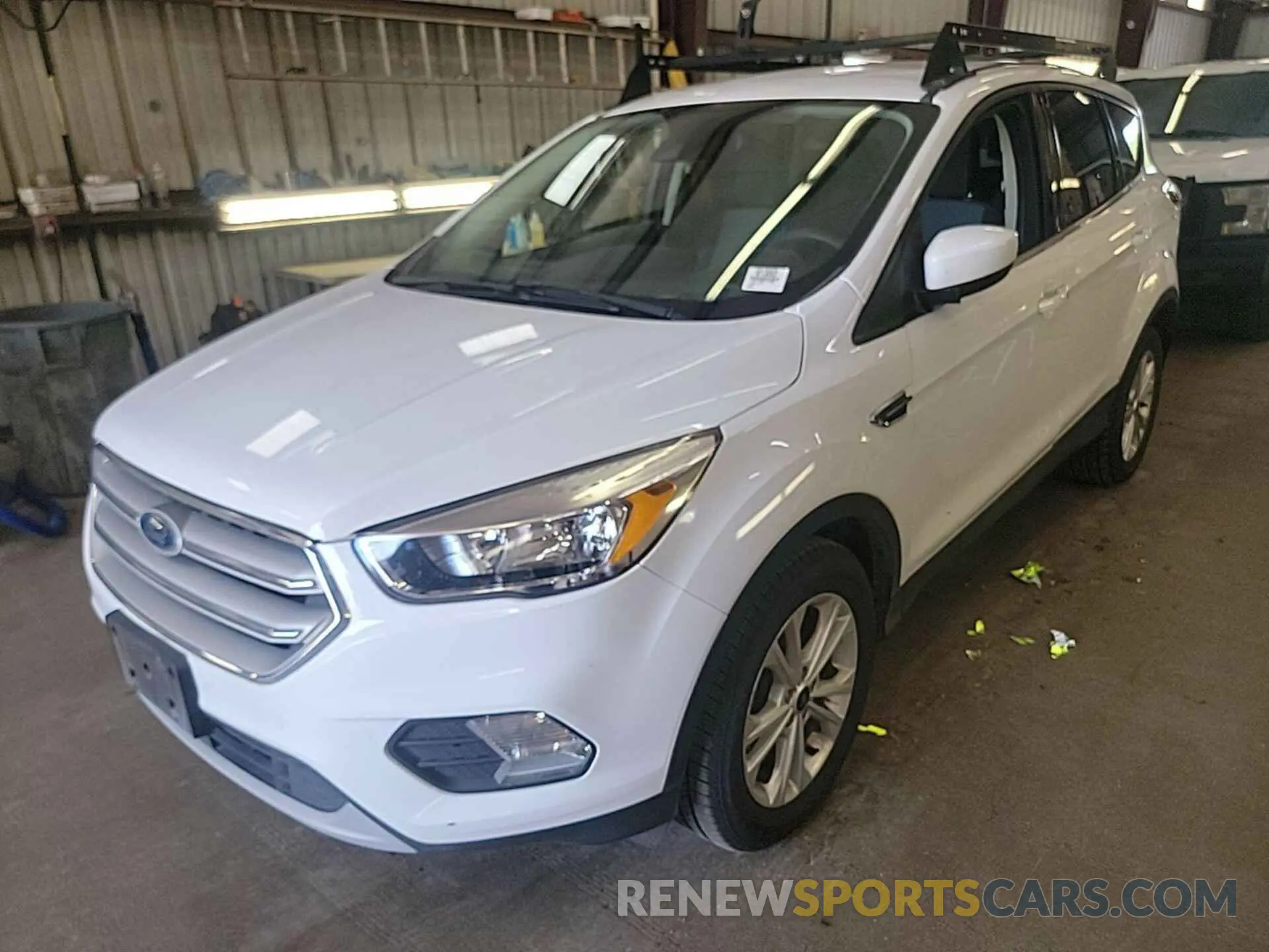 10 Photograph of a damaged car 1FMCU0GD3KUB26080 FORD ESCAPE 2019