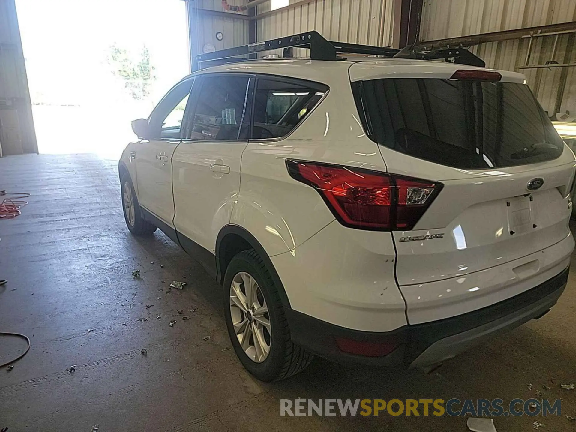 16 Photograph of a damaged car 1FMCU0GD3KUB26080 FORD ESCAPE 2019