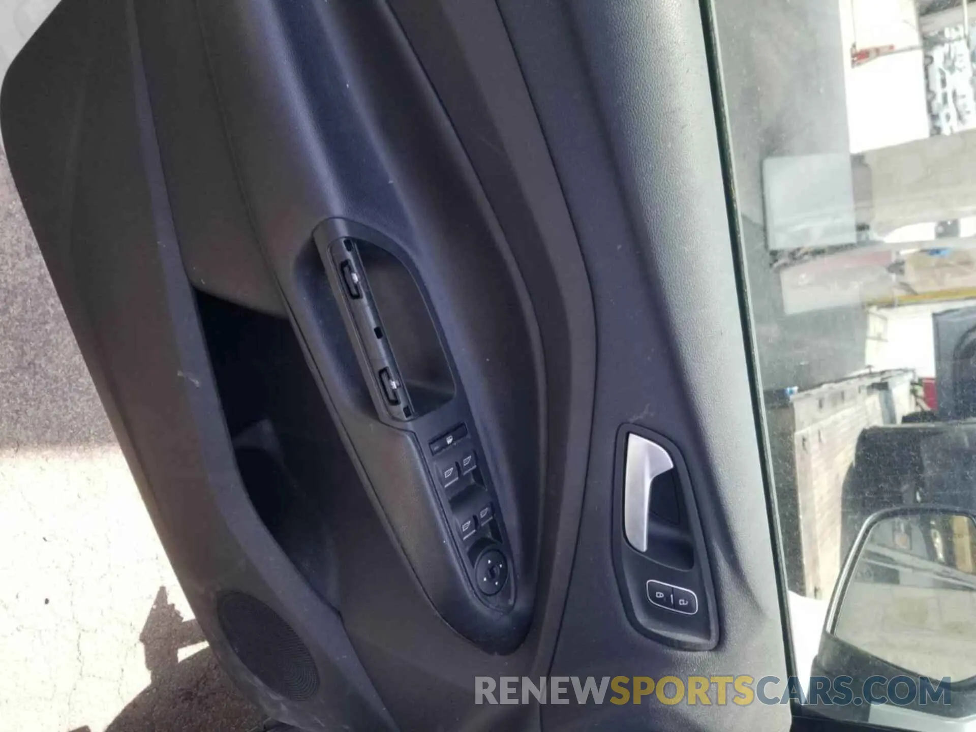 17 Photograph of a damaged car 1FMCU0GD3KUB26080 FORD ESCAPE 2019