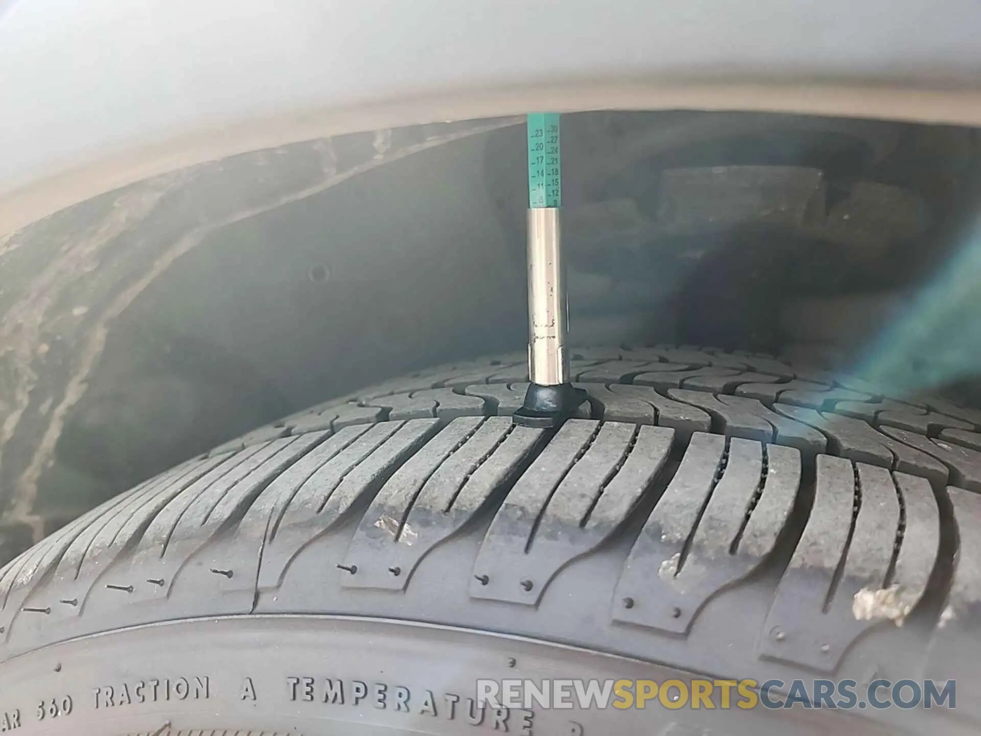 20 Photograph of a damaged car 1FMCU0GD3KUB26080 FORD ESCAPE 2019