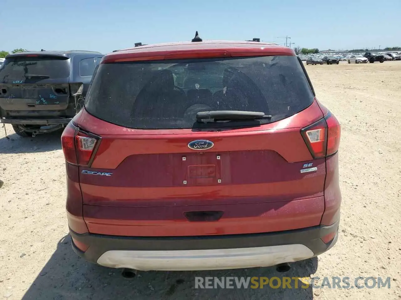 6 Photograph of a damaged car 1FMCU0GD3KUB26225 FORD ESCAPE 2019
