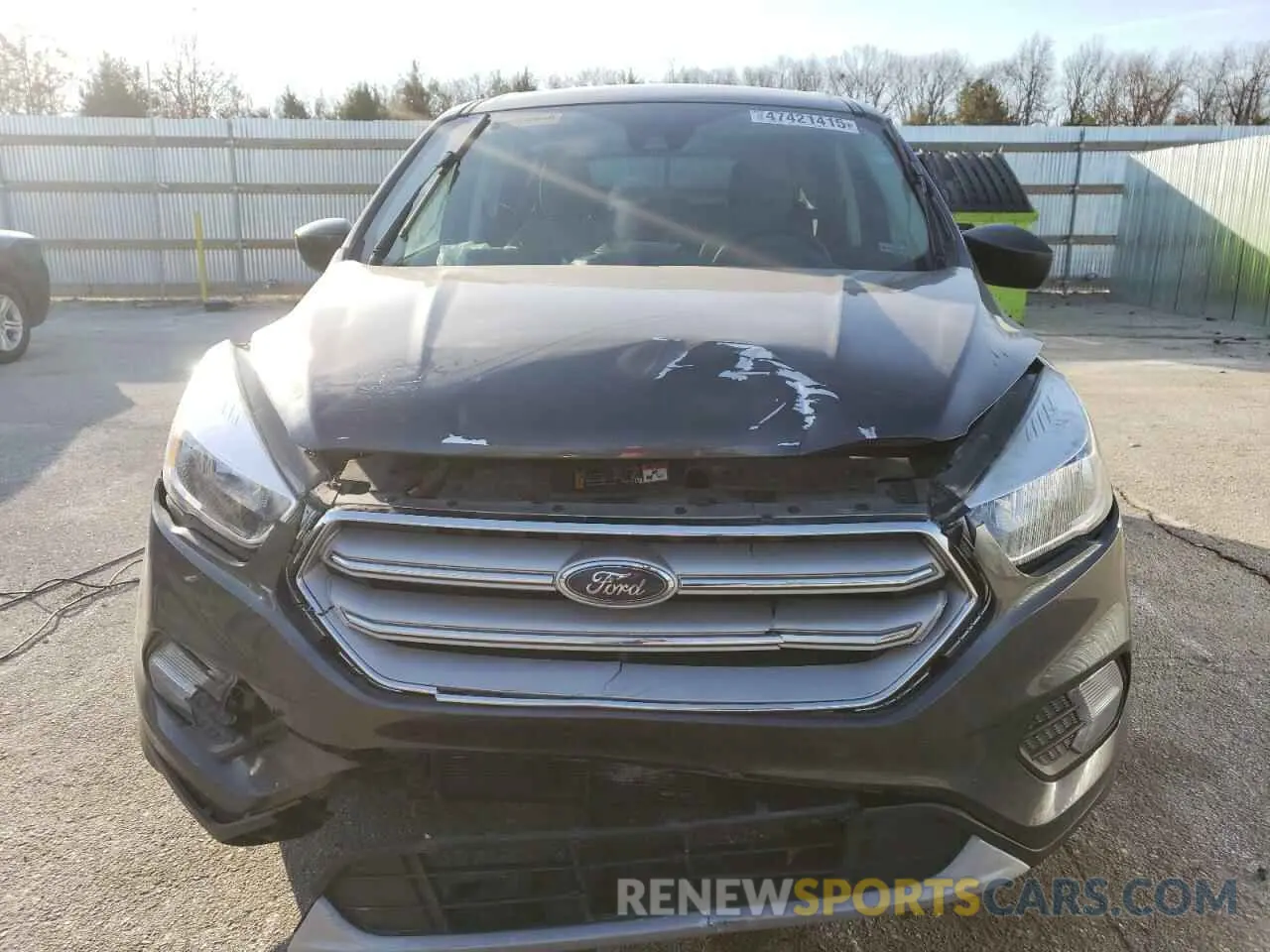 5 Photograph of a damaged car 1FMCU0GD3KUB67163 FORD ESCAPE 2019