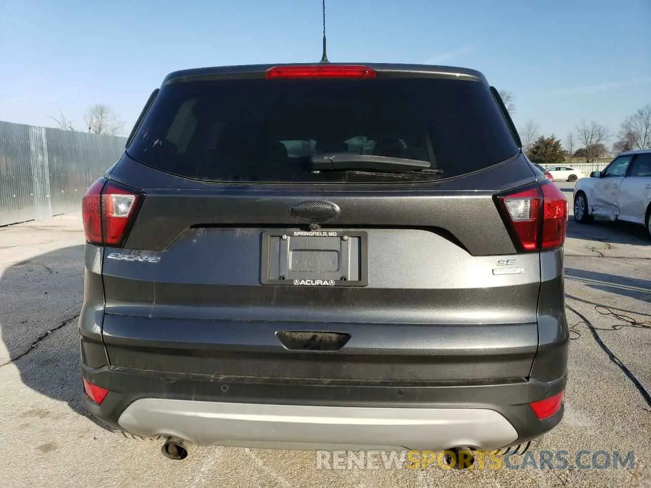 6 Photograph of a damaged car 1FMCU0GD3KUB67163 FORD ESCAPE 2019