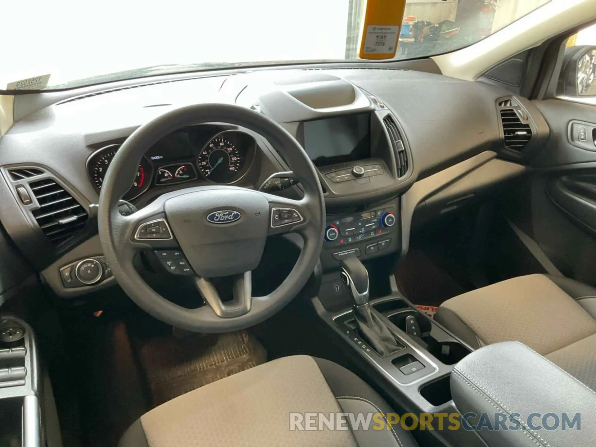 3 Photograph of a damaged car 1FMCU0GD3KUB82343 FORD ESCAPE 2019