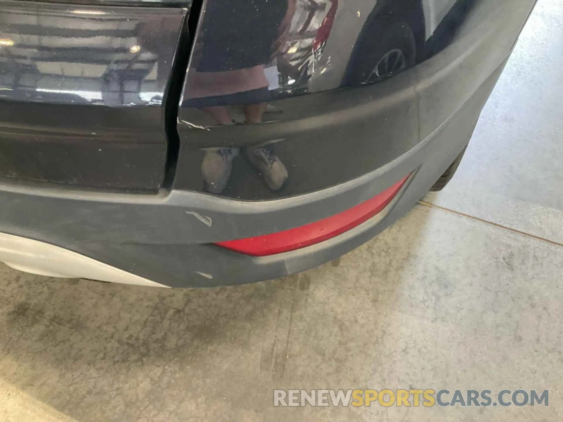 8 Photograph of a damaged car 1FMCU0GD3KUB82343 FORD ESCAPE 2019
