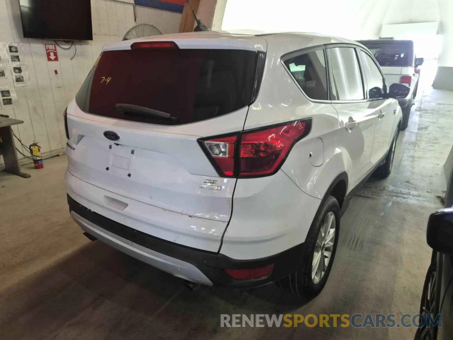 17 Photograph of a damaged car 1FMCU0GD3KUC36997 FORD ESCAPE 2019