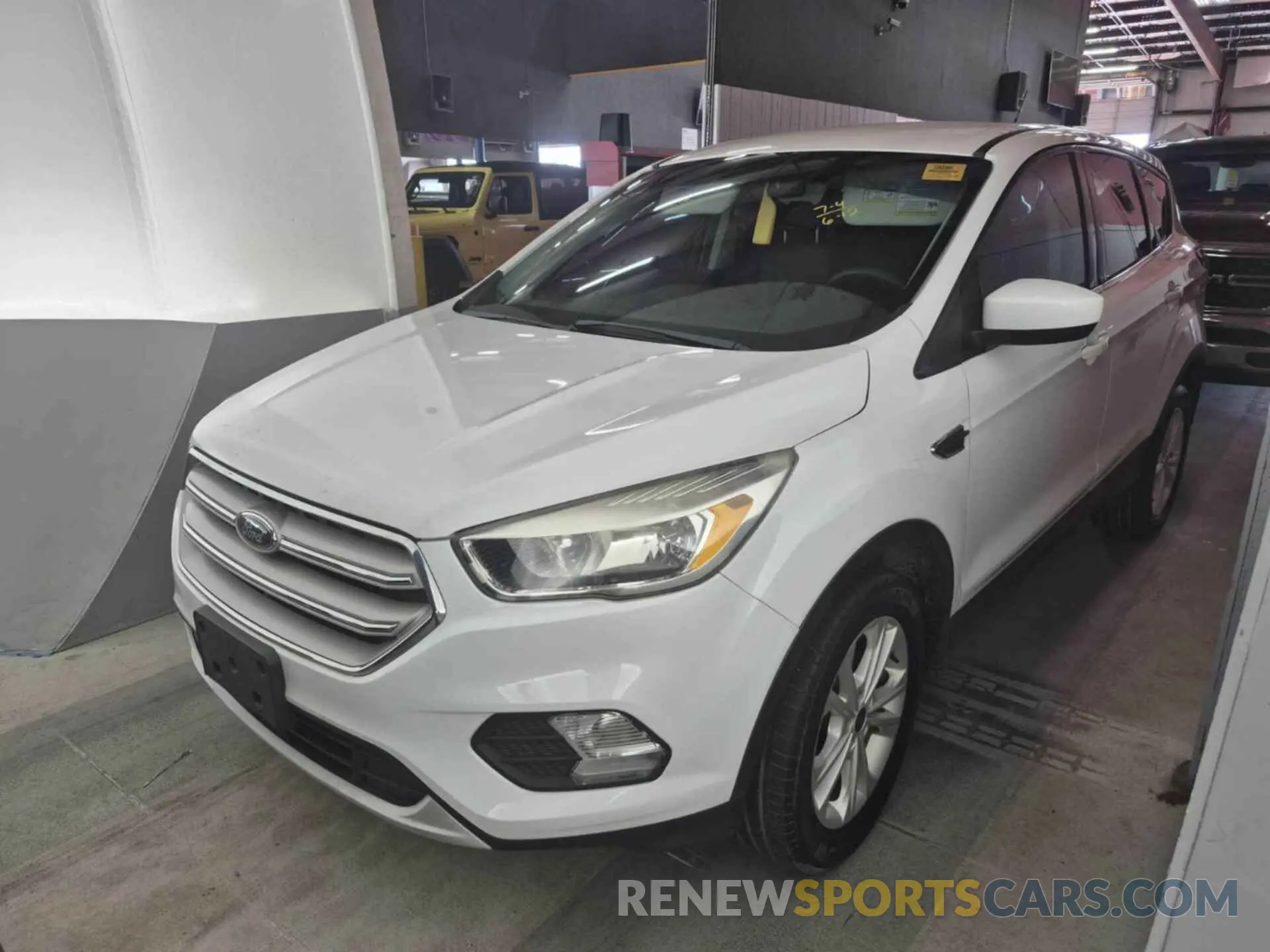 22 Photograph of a damaged car 1FMCU0GD3KUC36997 FORD ESCAPE 2019