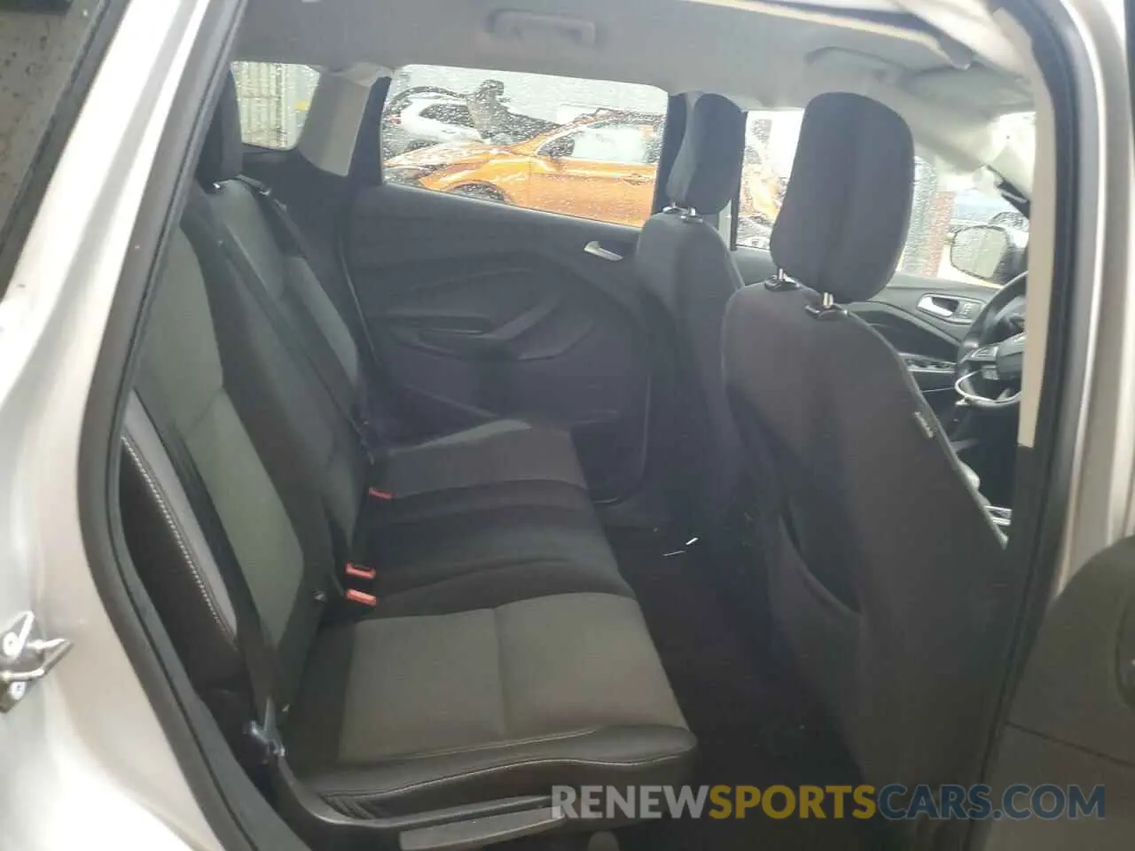 11 Photograph of a damaged car 1FMCU0GD4KUA01511 FORD ESCAPE 2019