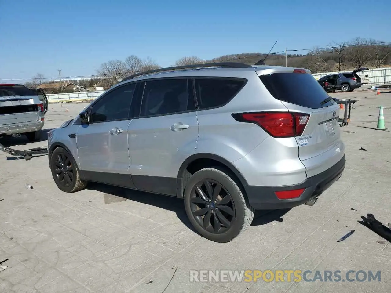 2 Photograph of a damaged car 1FMCU0GD4KUA07325 FORD ESCAPE 2019