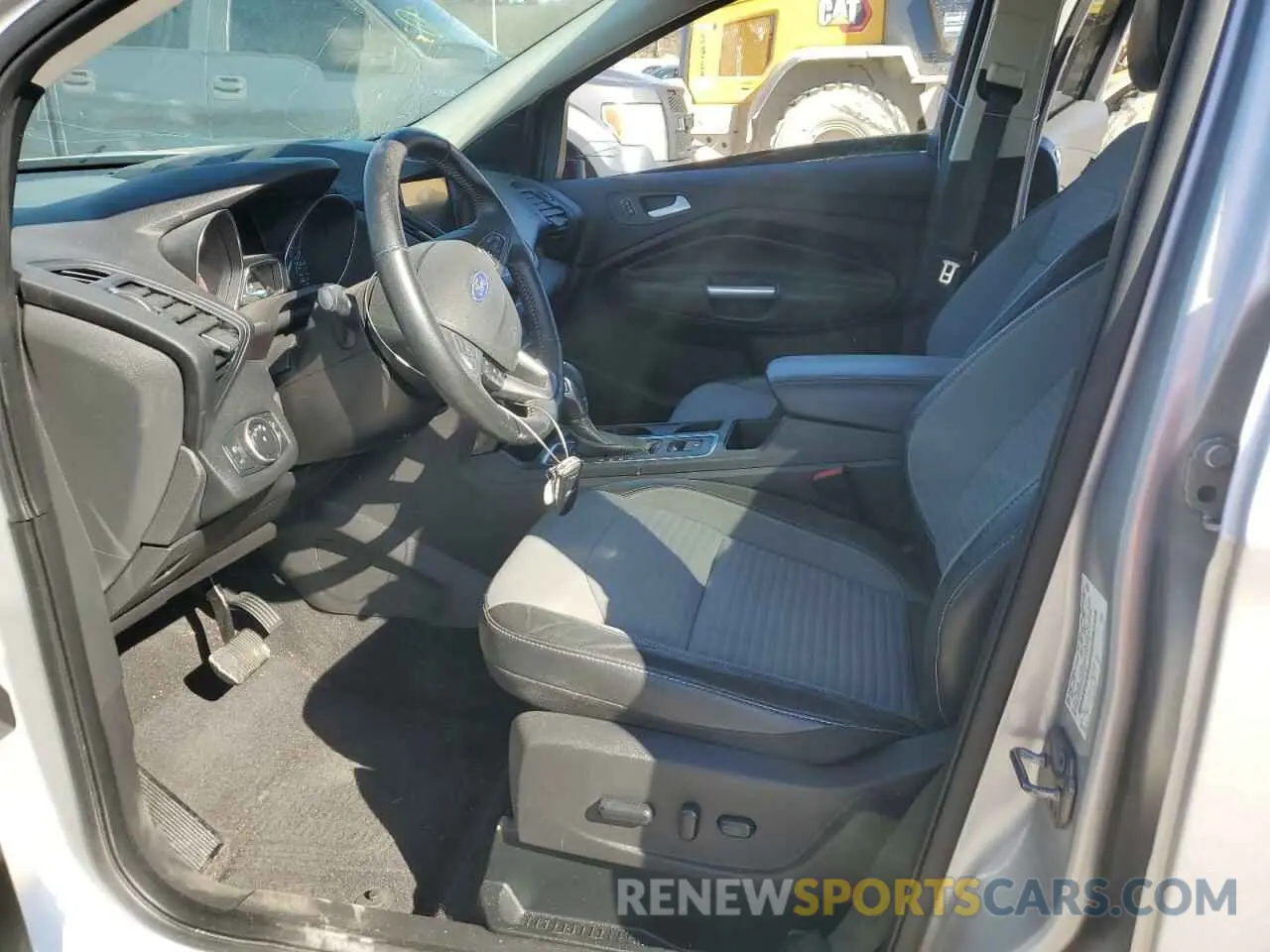 7 Photograph of a damaged car 1FMCU0GD4KUA07325 FORD ESCAPE 2019