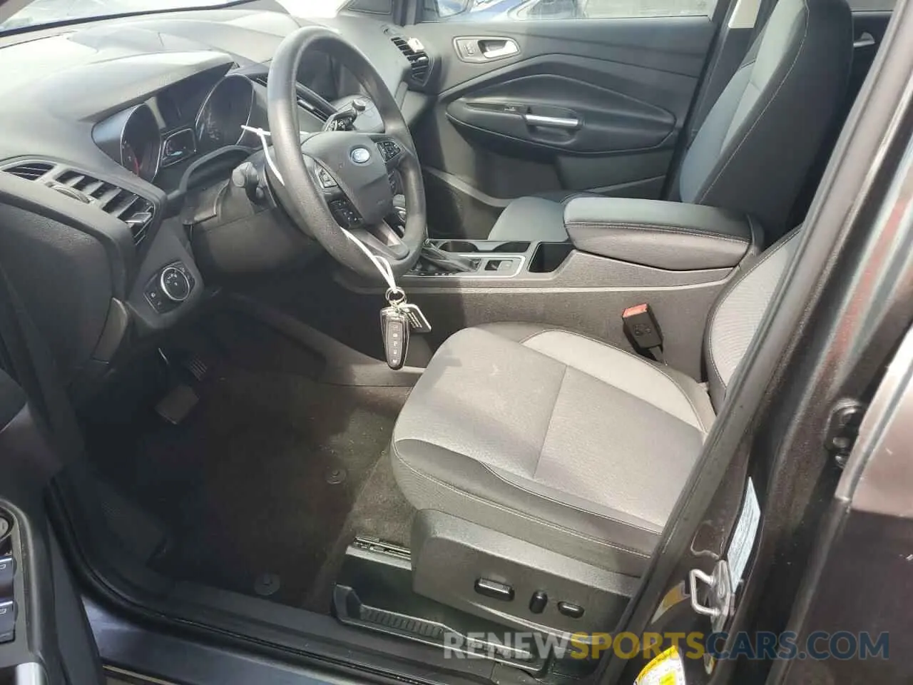 7 Photograph of a damaged car 1FMCU0GD4KUA33794 FORD ESCAPE 2019