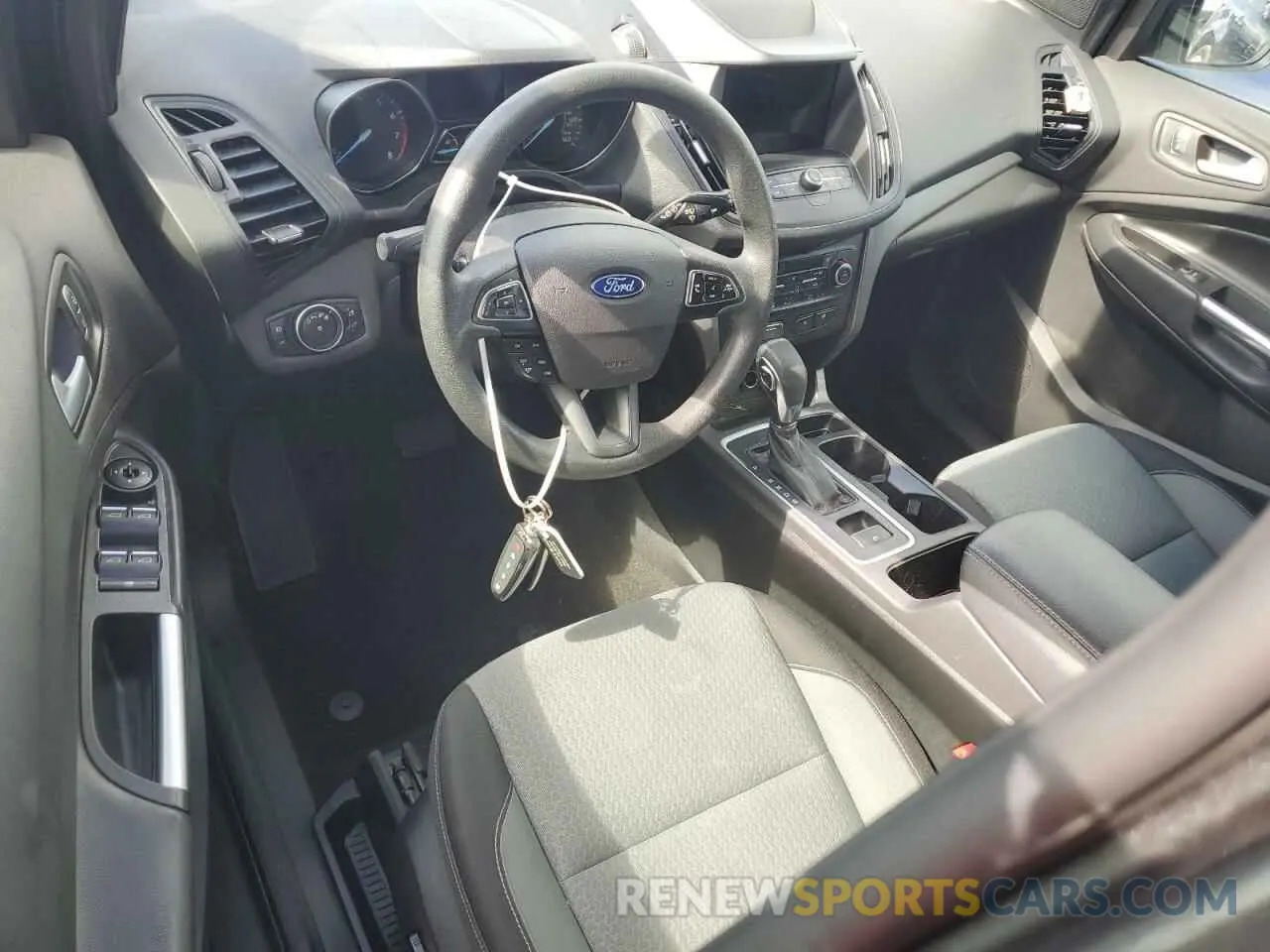 8 Photograph of a damaged car 1FMCU0GD4KUA33794 FORD ESCAPE 2019