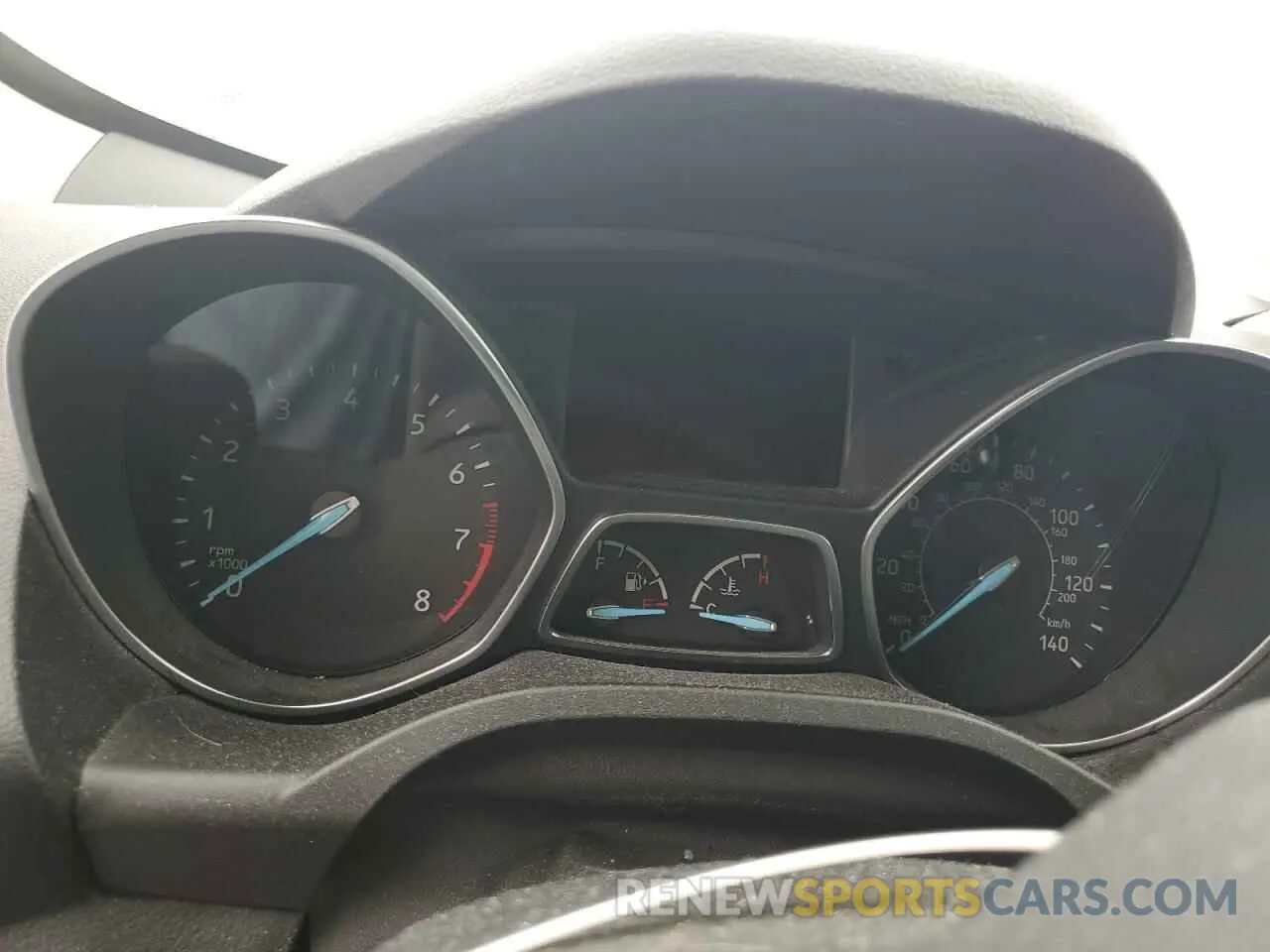 9 Photograph of a damaged car 1FMCU0GD4KUA33794 FORD ESCAPE 2019