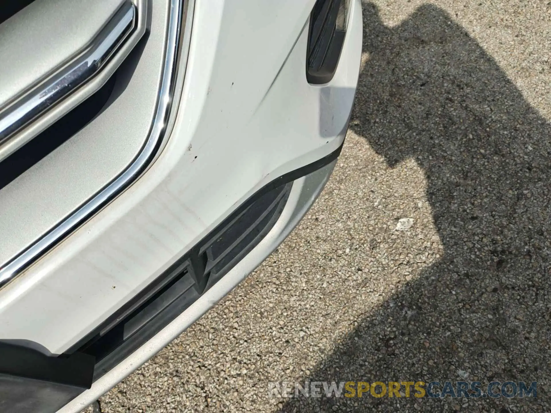 16 Photograph of a damaged car 1FMCU0GD4KUA34072 FORD ESCAPE 2019