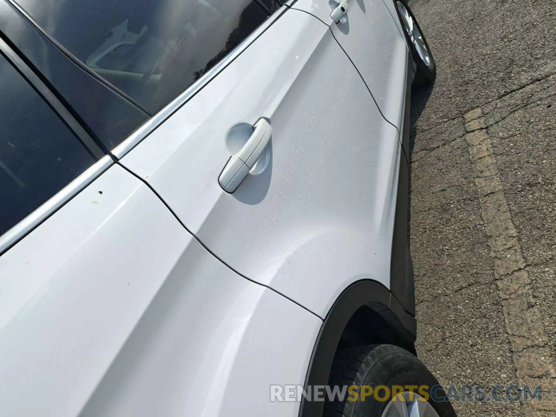 9 Photograph of a damaged car 1FMCU0GD4KUA34072 FORD ESCAPE 2019