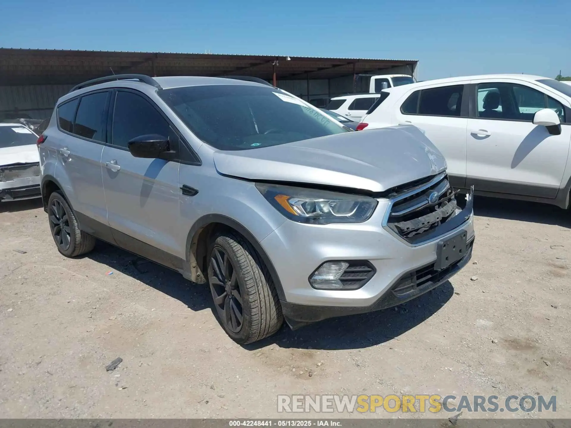 1 Photograph of a damaged car 1FMCU0GD4KUA41314 FORD ESCAPE 2019