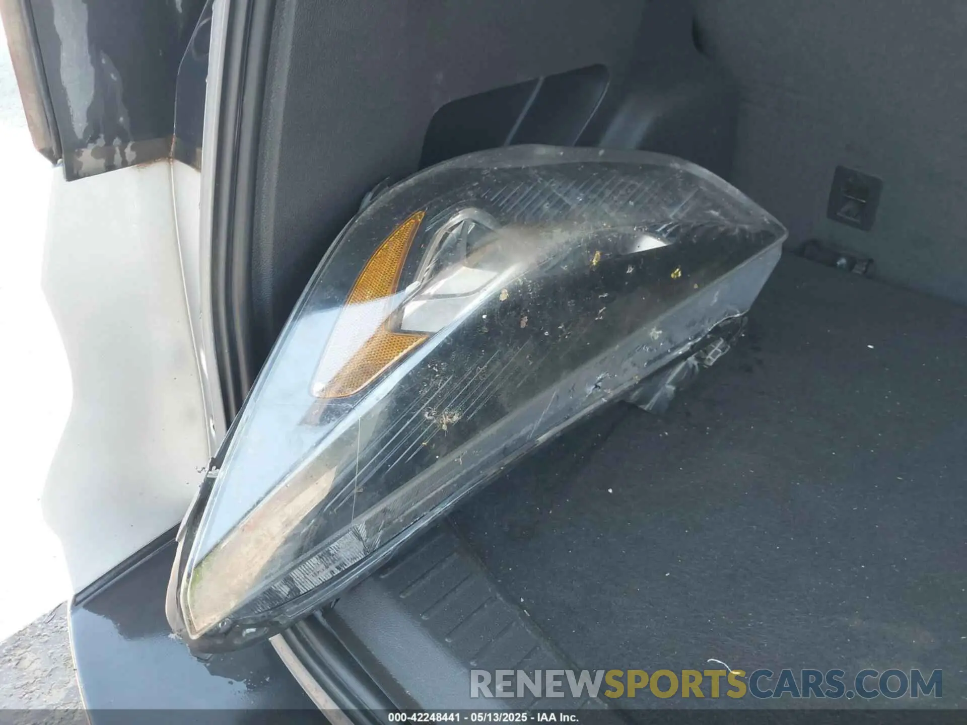 12 Photograph of a damaged car 1FMCU0GD4KUA41314 FORD ESCAPE 2019