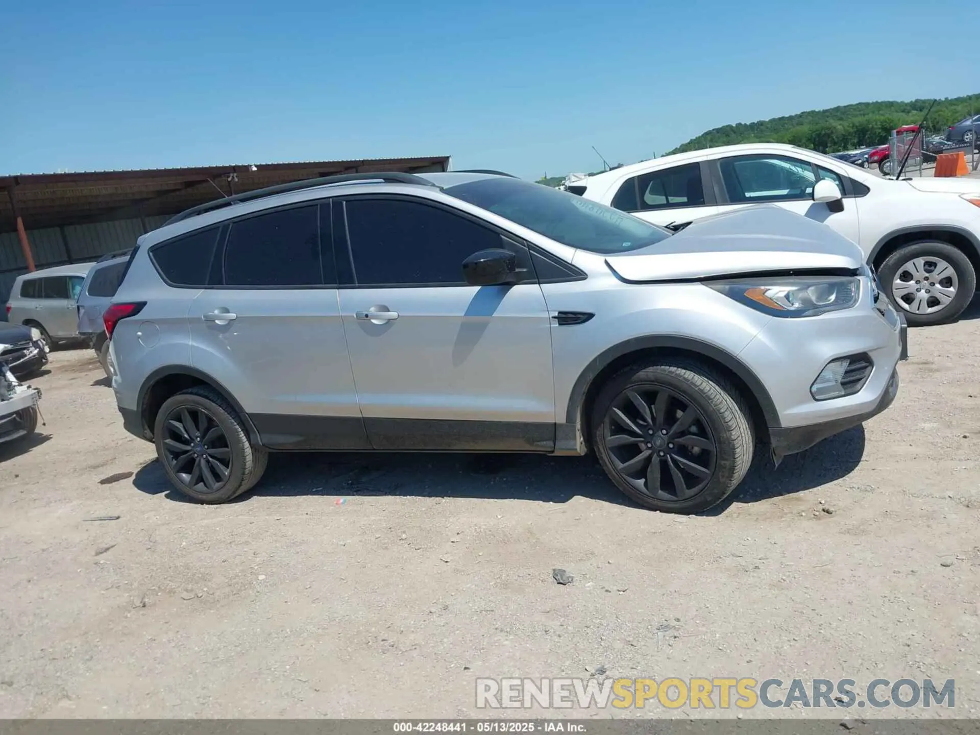 14 Photograph of a damaged car 1FMCU0GD4KUA41314 FORD ESCAPE 2019