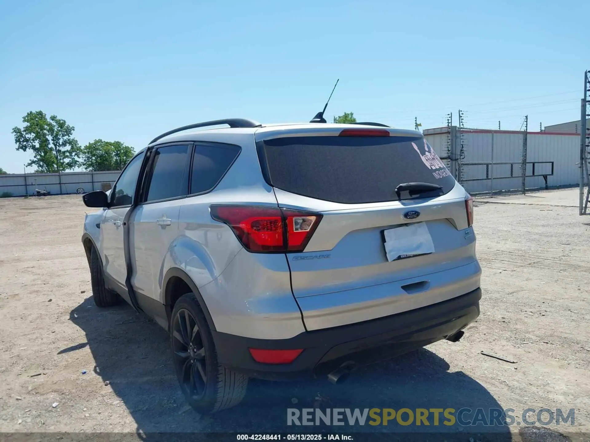 3 Photograph of a damaged car 1FMCU0GD4KUA41314 FORD ESCAPE 2019