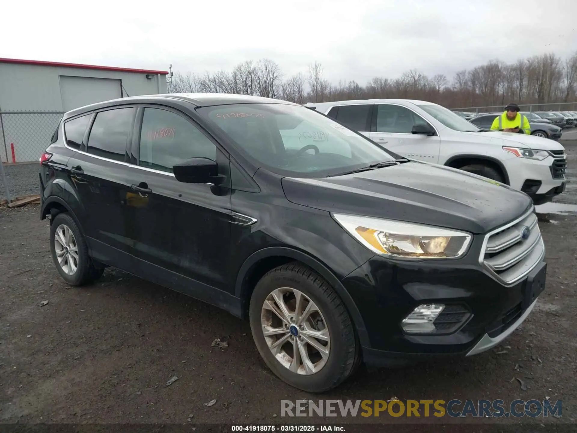 1 Photograph of a damaged car 1FMCU0GD4KUA60347 FORD ESCAPE 2019