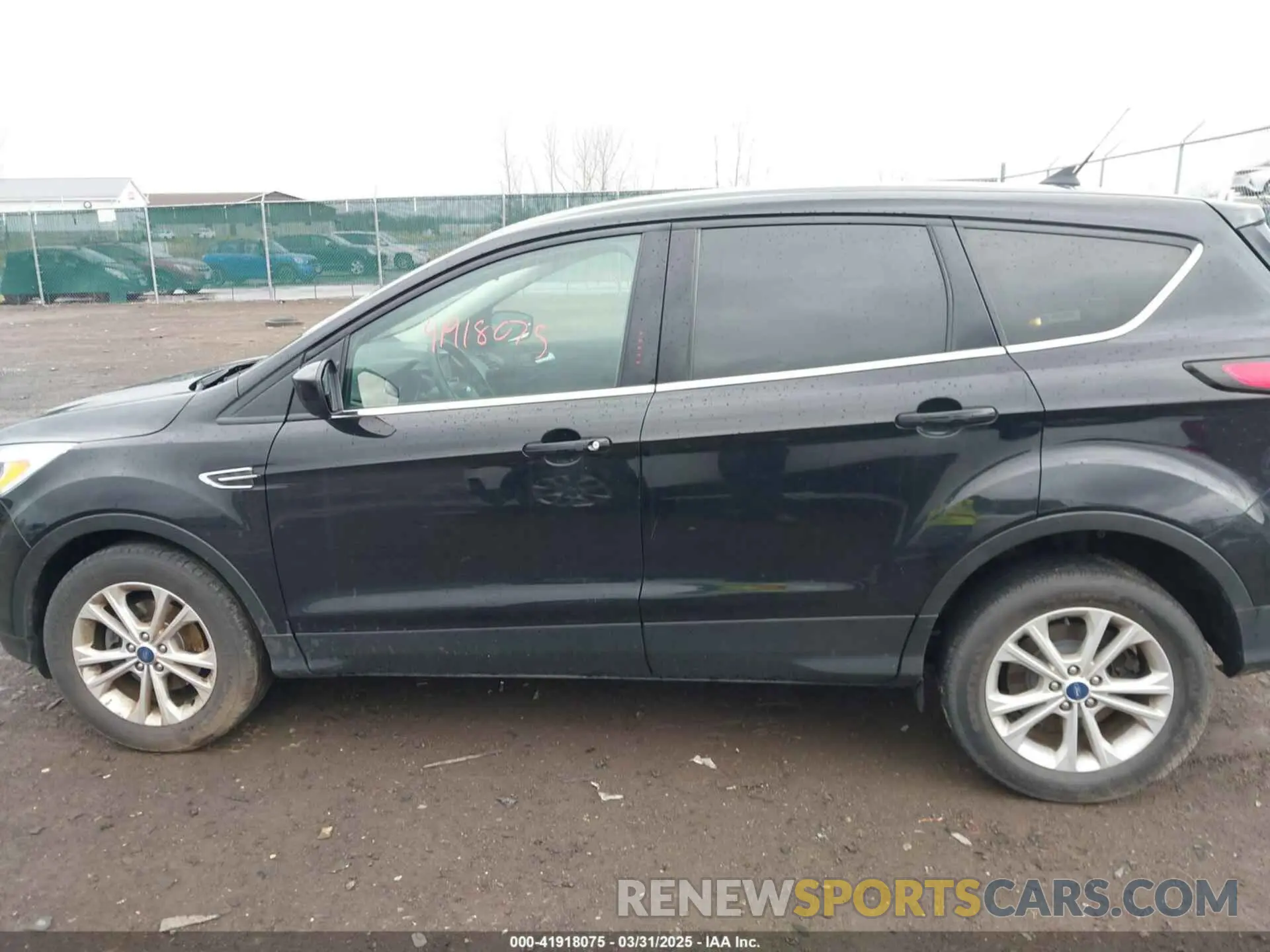 14 Photograph of a damaged car 1FMCU0GD4KUA60347 FORD ESCAPE 2019