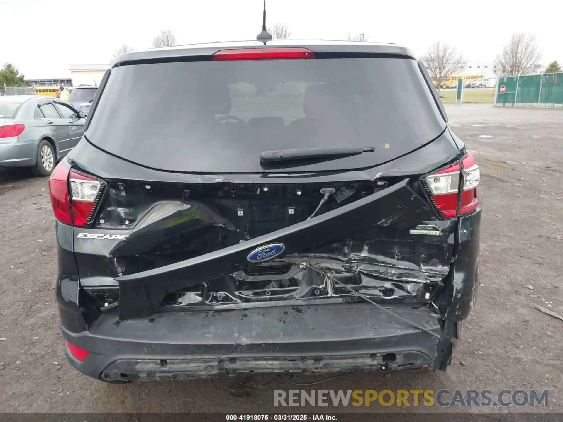 16 Photograph of a damaged car 1FMCU0GD4KUA60347 FORD ESCAPE 2019