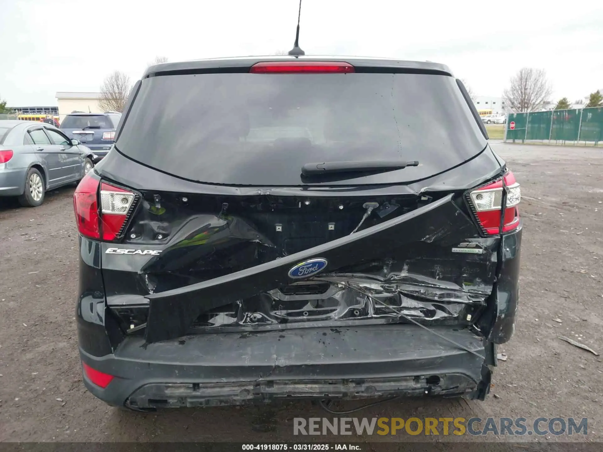 6 Photograph of a damaged car 1FMCU0GD4KUA60347 FORD ESCAPE 2019